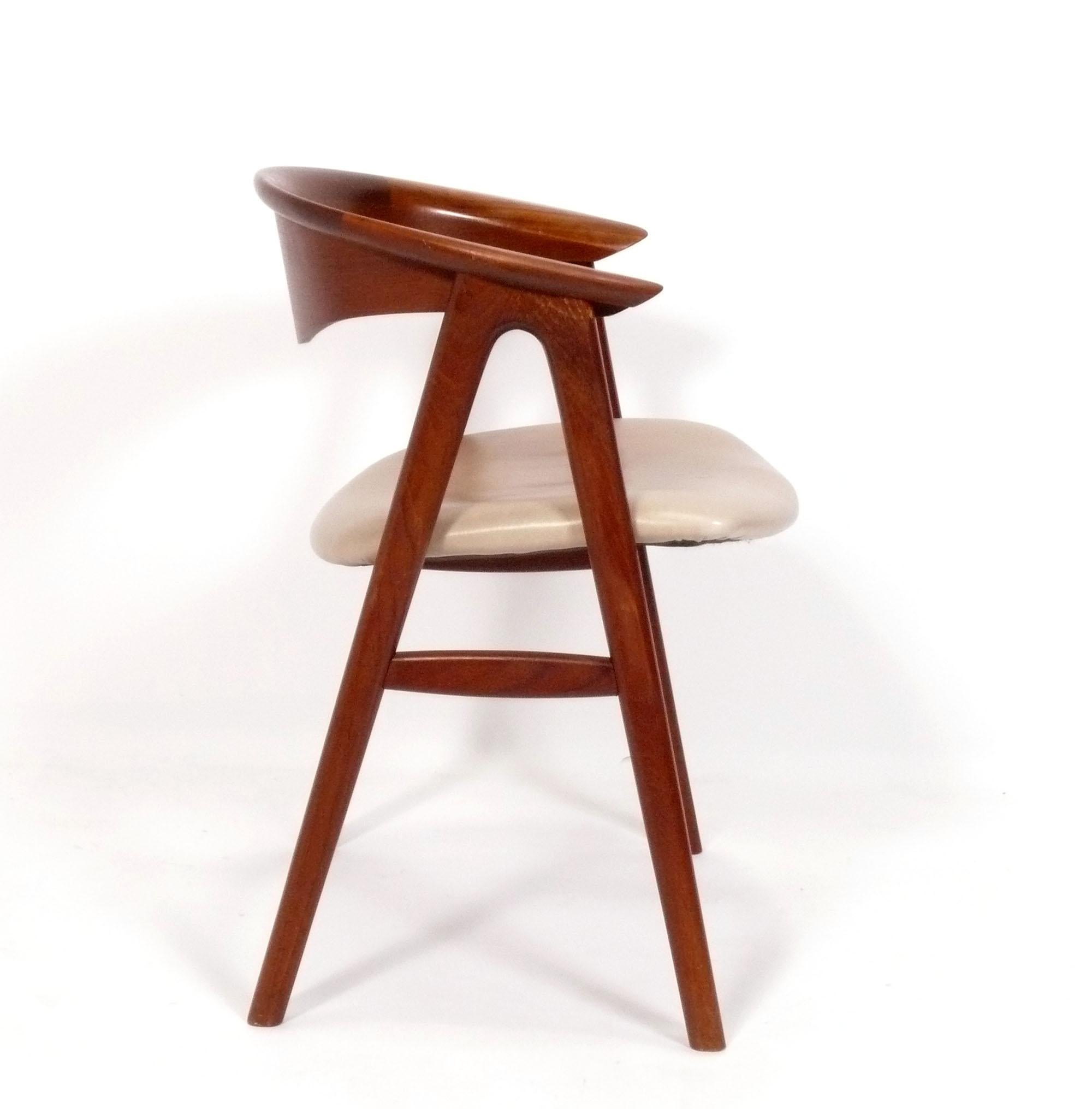 Bureau et chaise moderne danois aux formes arrondies de Svend Aage Madsen pour Sigurd Hansen en vente 2
