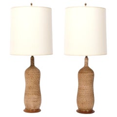 Lámparas curvilíneas de cerámica moderna de mediados de siglo, hacia 1950