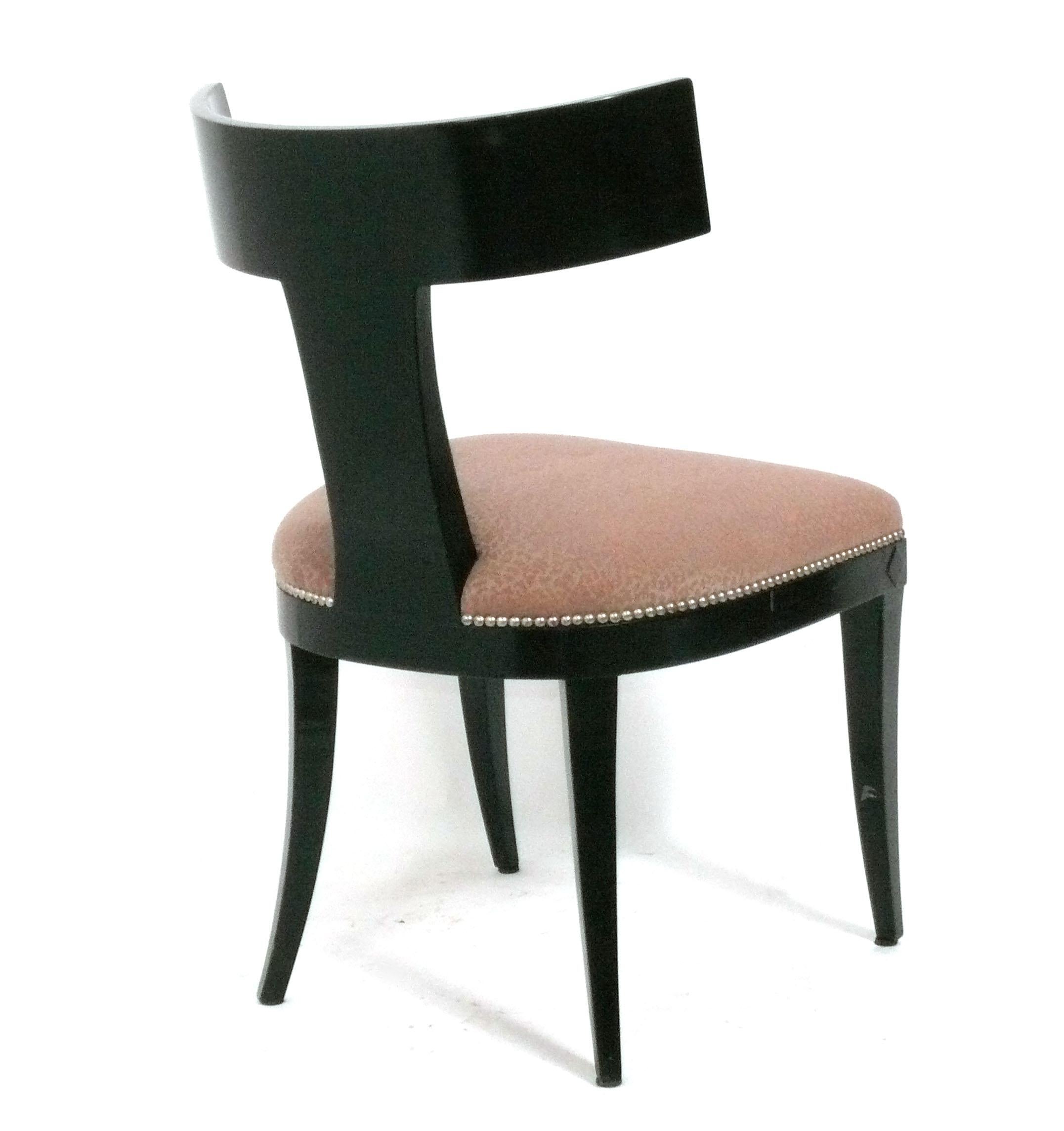 American Curvaceous T Back Black Lacquer Klismos Dining Chairs Set of Four For Sale