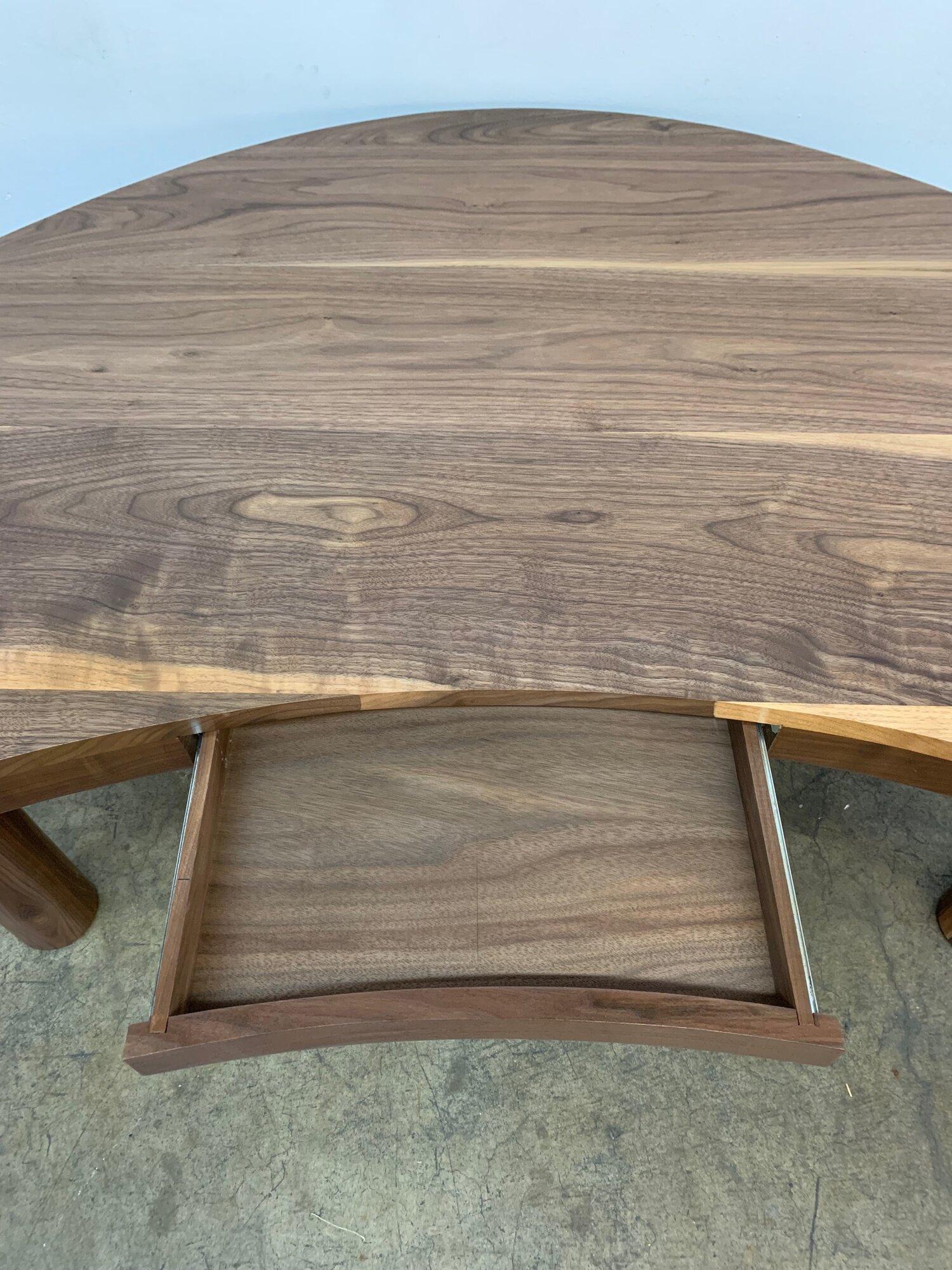 CURVAS desk -upgrade edition three leg solid walnut For Sale 11