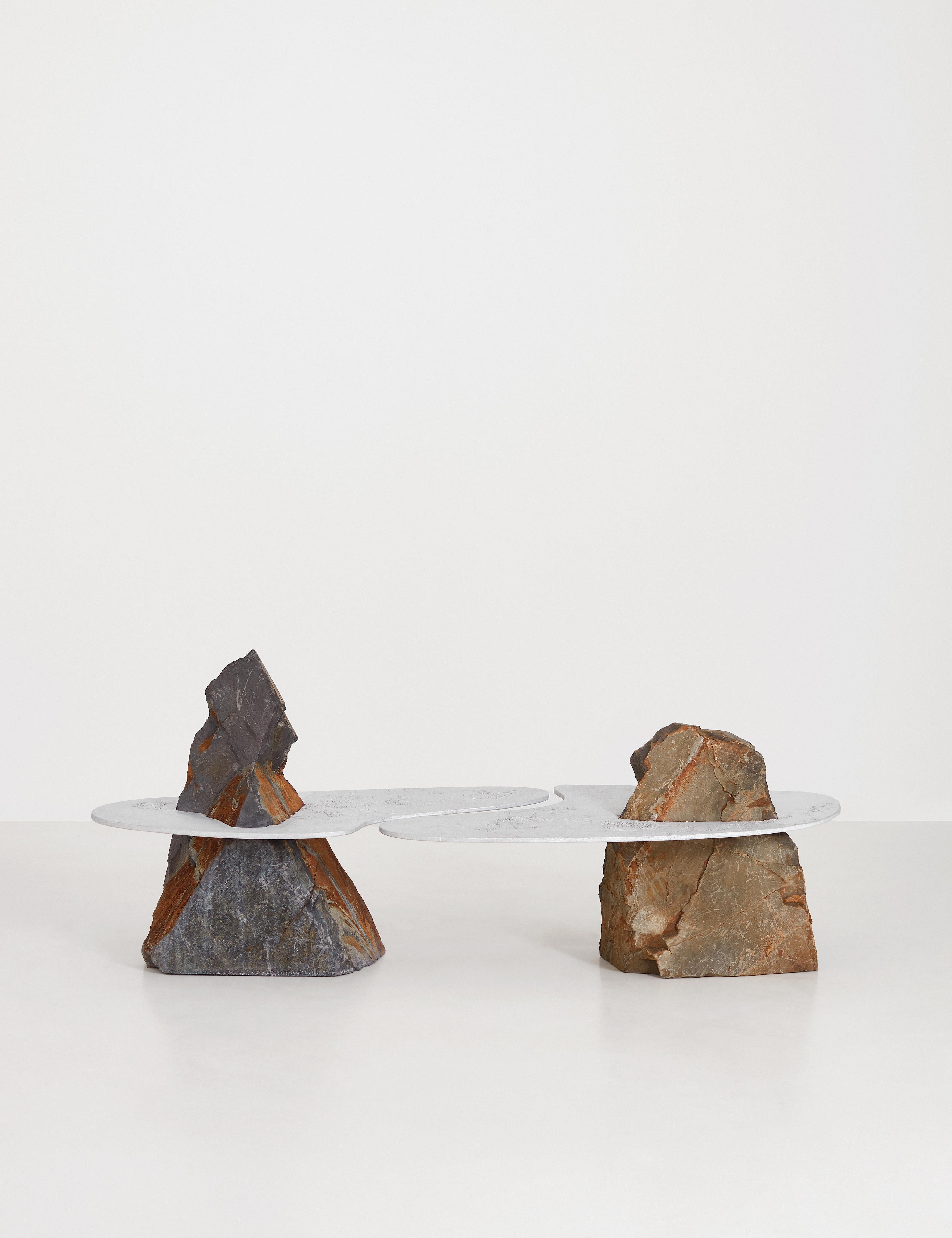 Tavolino da caffè in edizione limitata Curvature of Spacetime in alluminio di Jesse Ede
Edizione limitata di 10 pezzi + 2AP
Dimensioni: P 81 x L 203 x H 84 cm.
Materiali: Alluminio.

Curvatura dello spazio-tempo