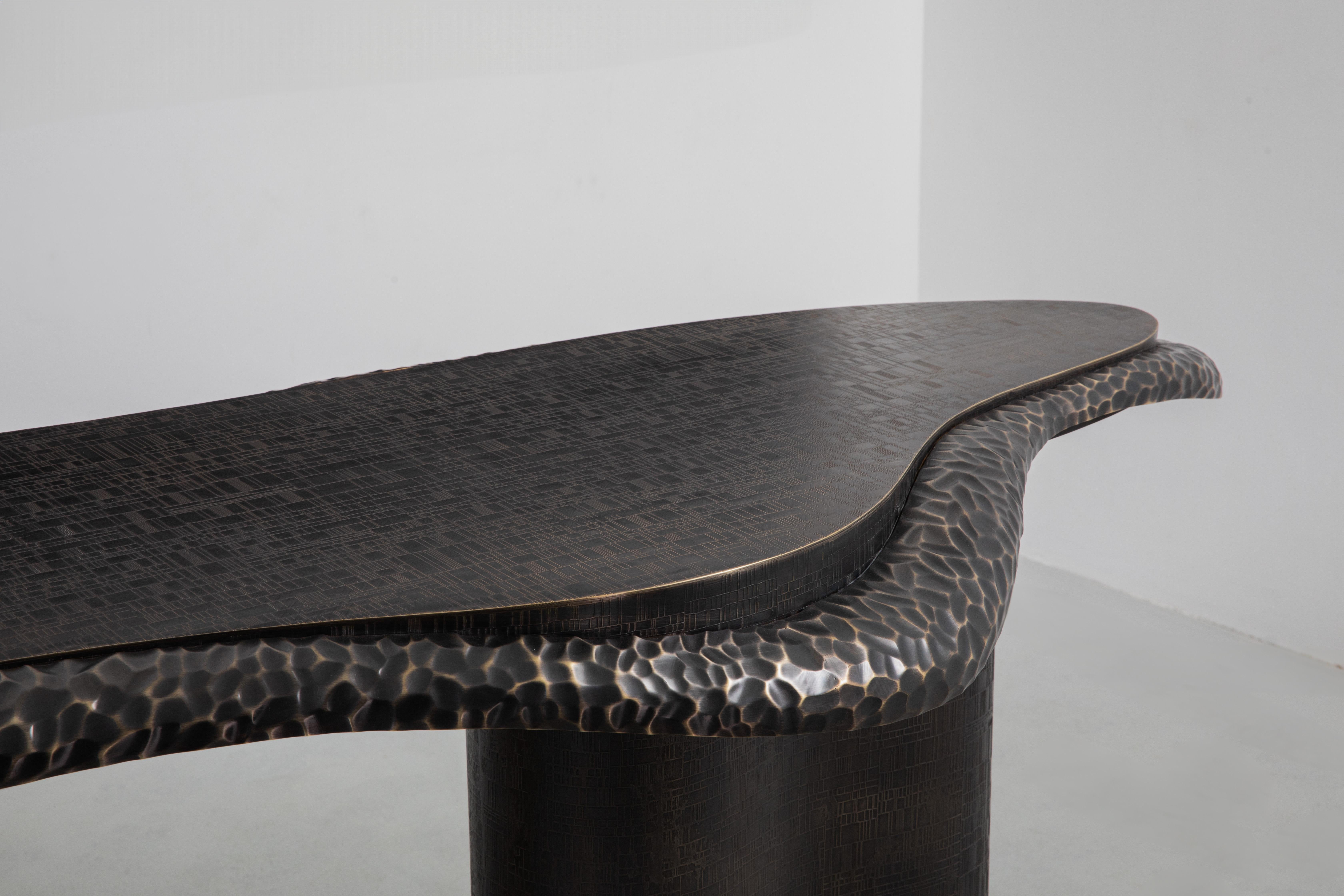 Curve Console by Vikram Goyal, India In New Condition For Sale In Noida, DL