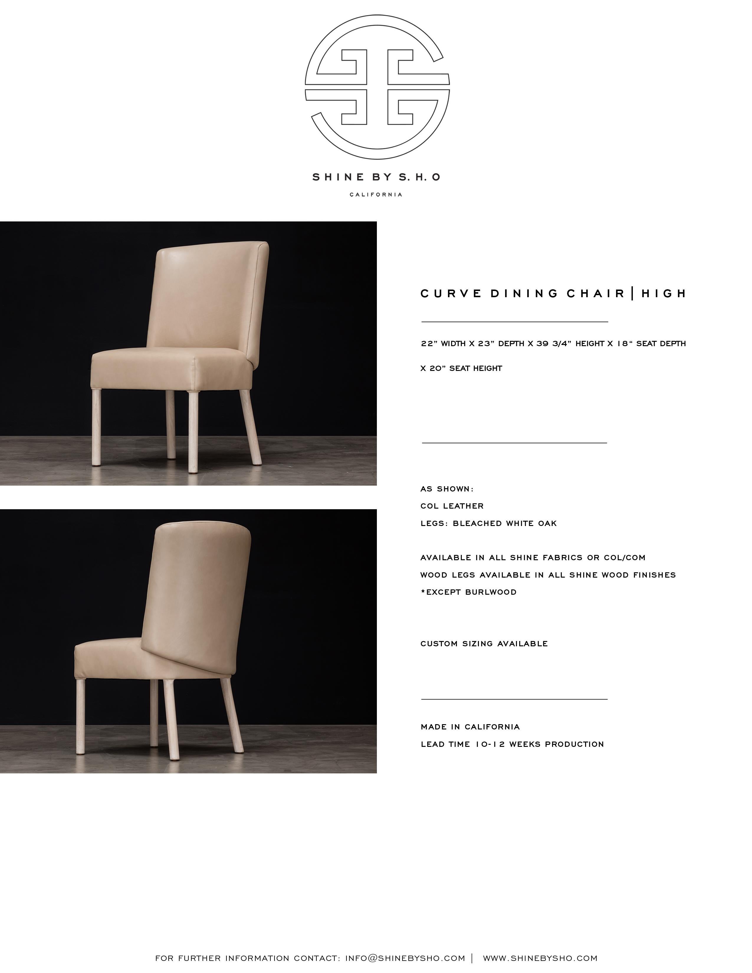 Moderno SEDIA DA DANZA CURVE - Design moderno con schienale alto e scolpito in COM in vendita