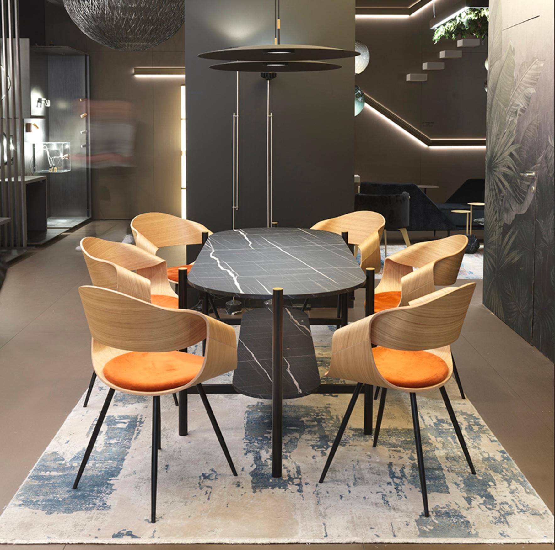 Silla de comedor Curve, madera de haya multicapa, roble o nogal Siglo XXI y contemporáneo en venta