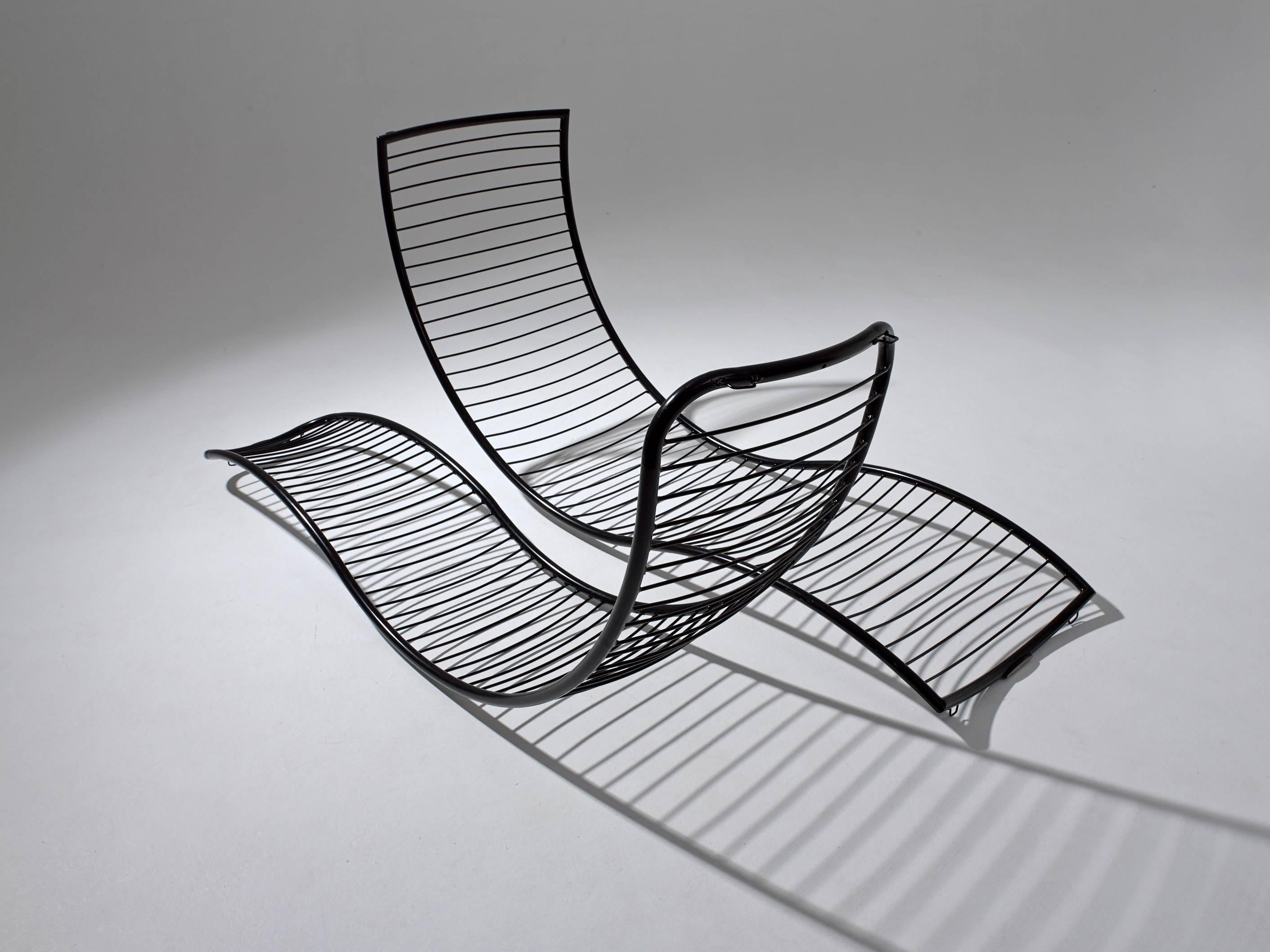 Fauteuil de salon moderne en acier courbé pour l'intérieur et l'extérieur, chaise longue noire, XXIe siècle en vente 2