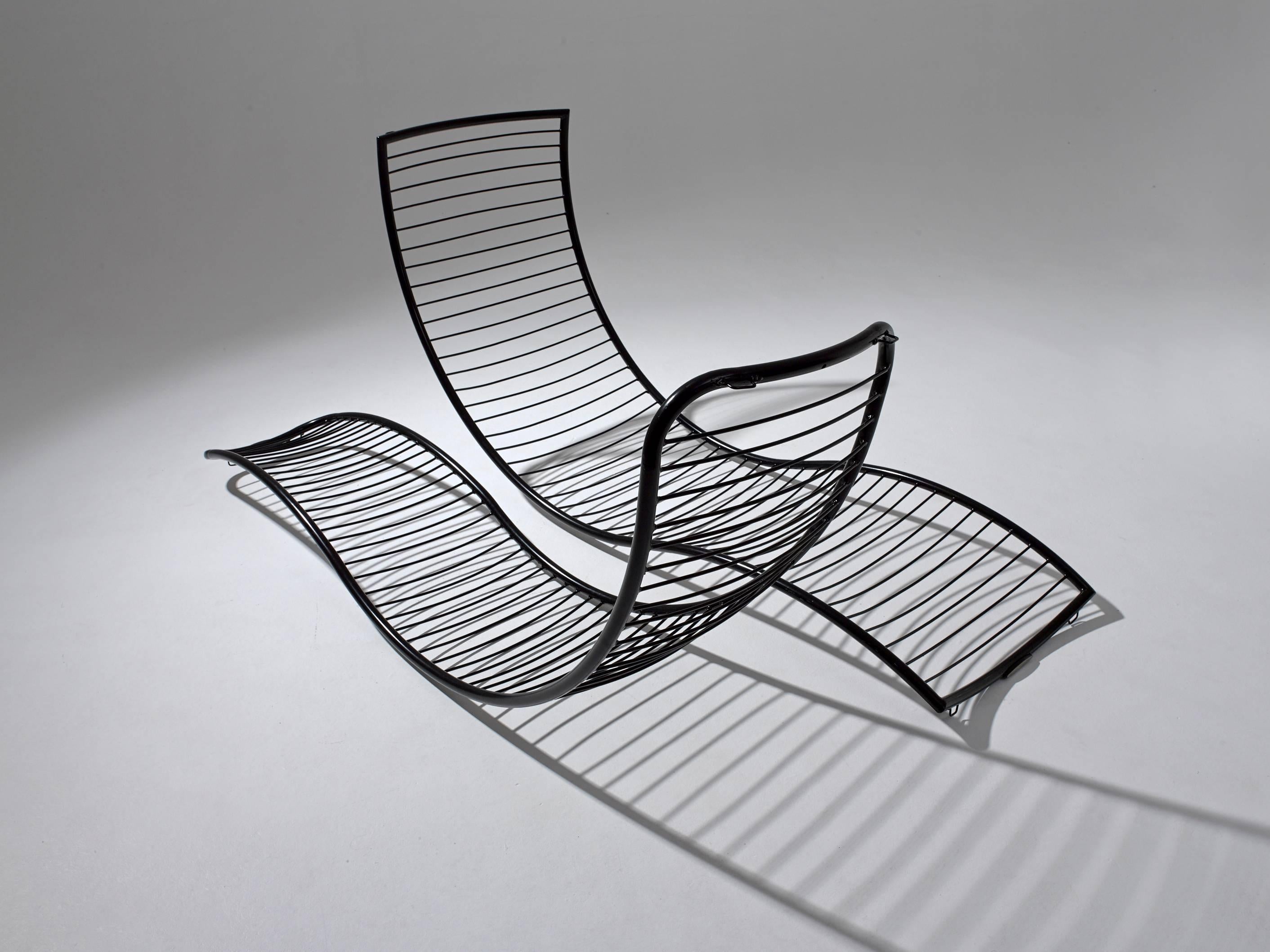 Moderna Silla Colgante Curva de Acero Negro Siglo XXI Tumbona Daybed en venta 5