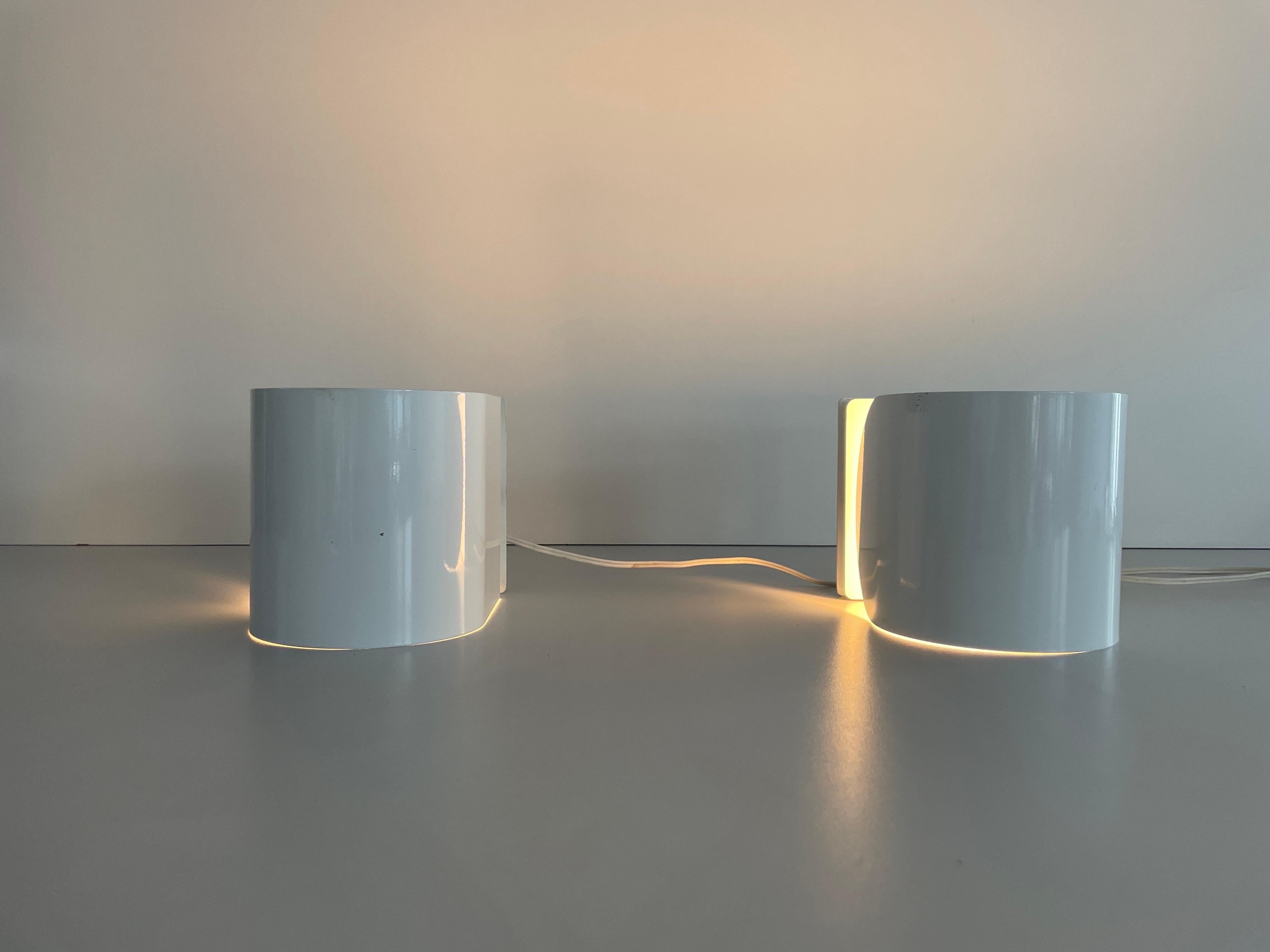 Curve Shaped White Metal Space Age Pair of Sconces, 1970s, Italy For Sale 7