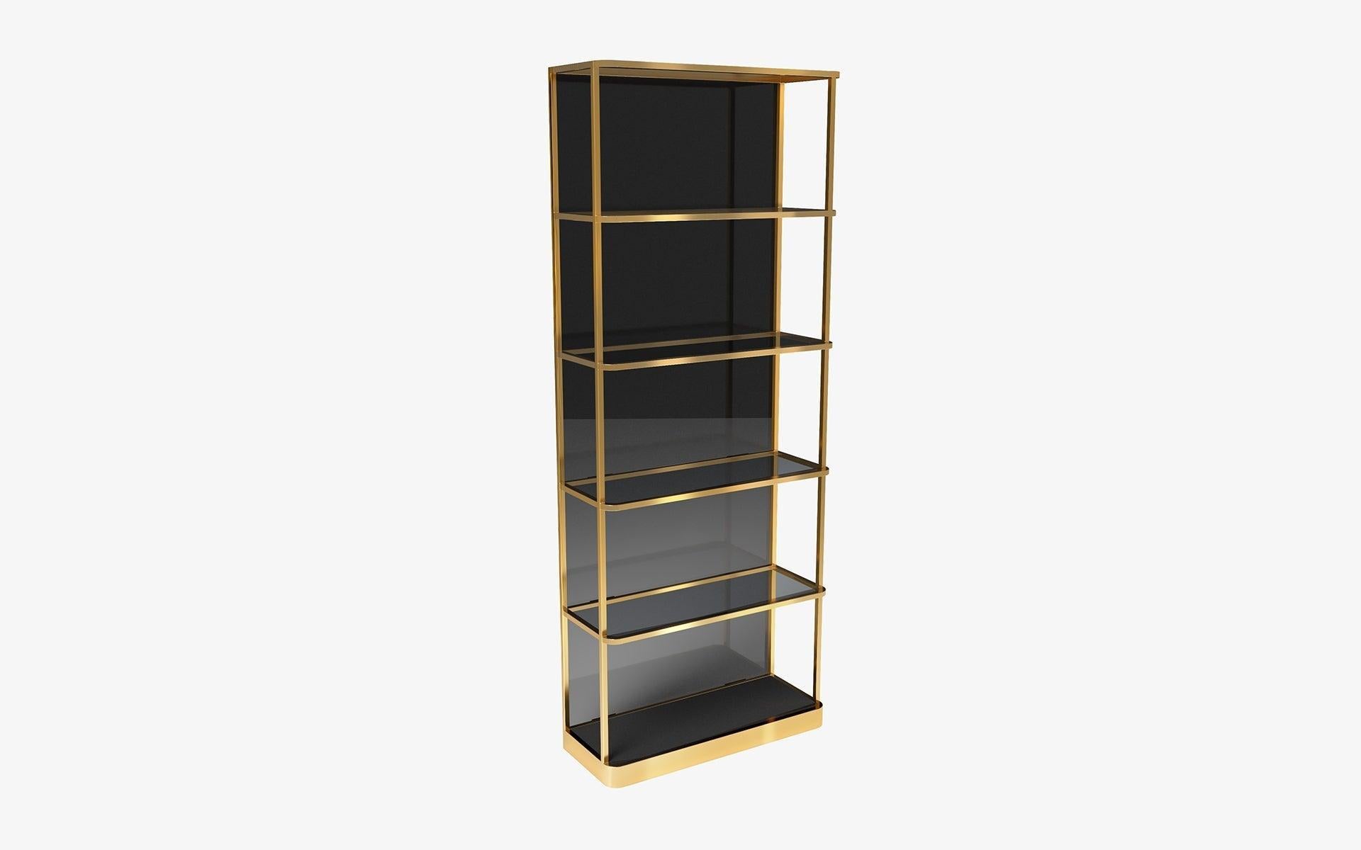 The CURVE SHELF SYSTEM, emphasizing the subtle elegance of brass with its elegant curve details on its corners, impresses in your space...

Width: 90 cm / 35.4 inch
Depth: 40 cm / 15.7 inch
Height: 240 cm / 94.5 inch

Real Brass Skeleton
Smoked