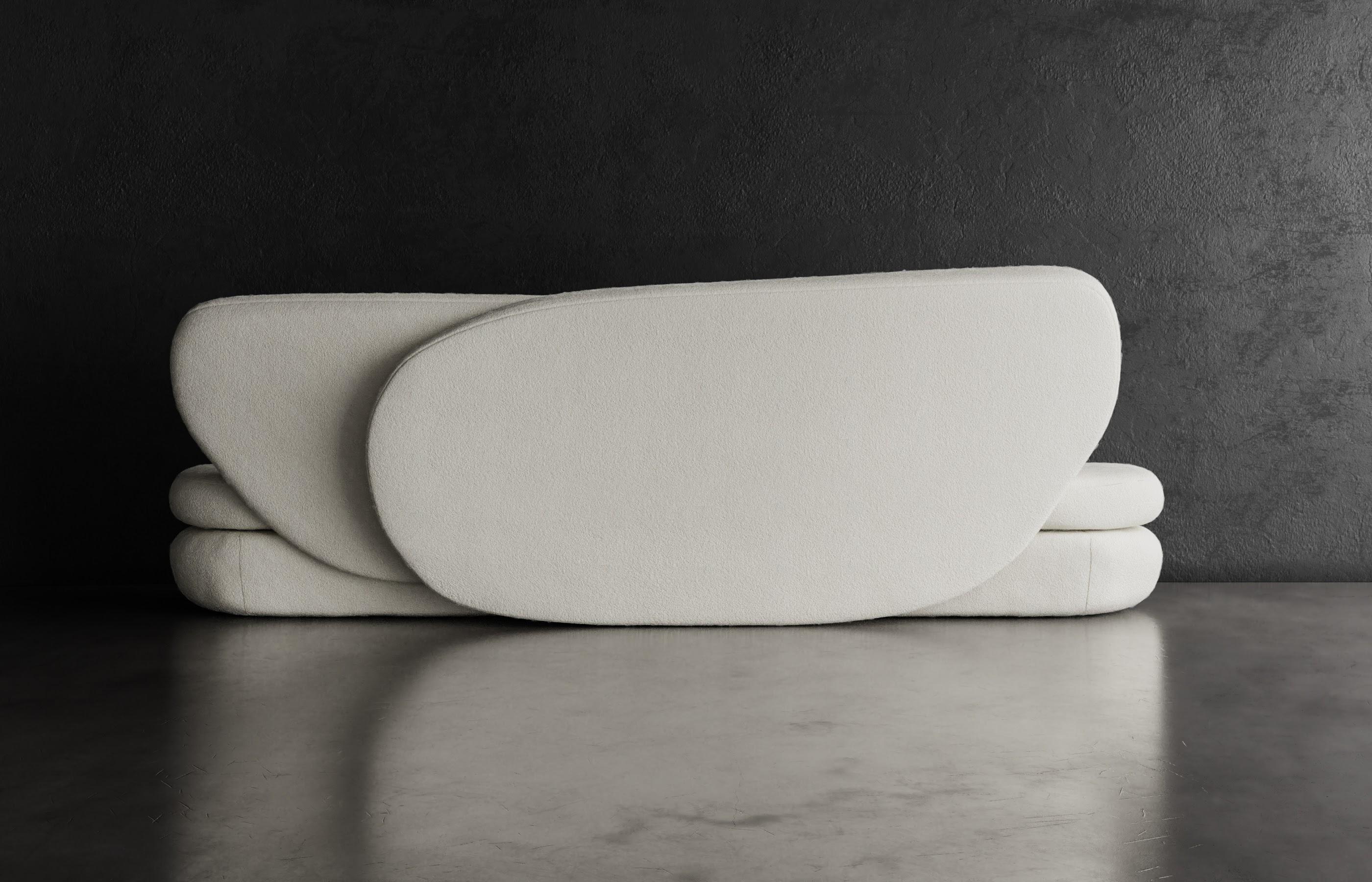 Américain CURVE SOFA - Canapé moderne asymétrique superposé en bouclette crème en vente