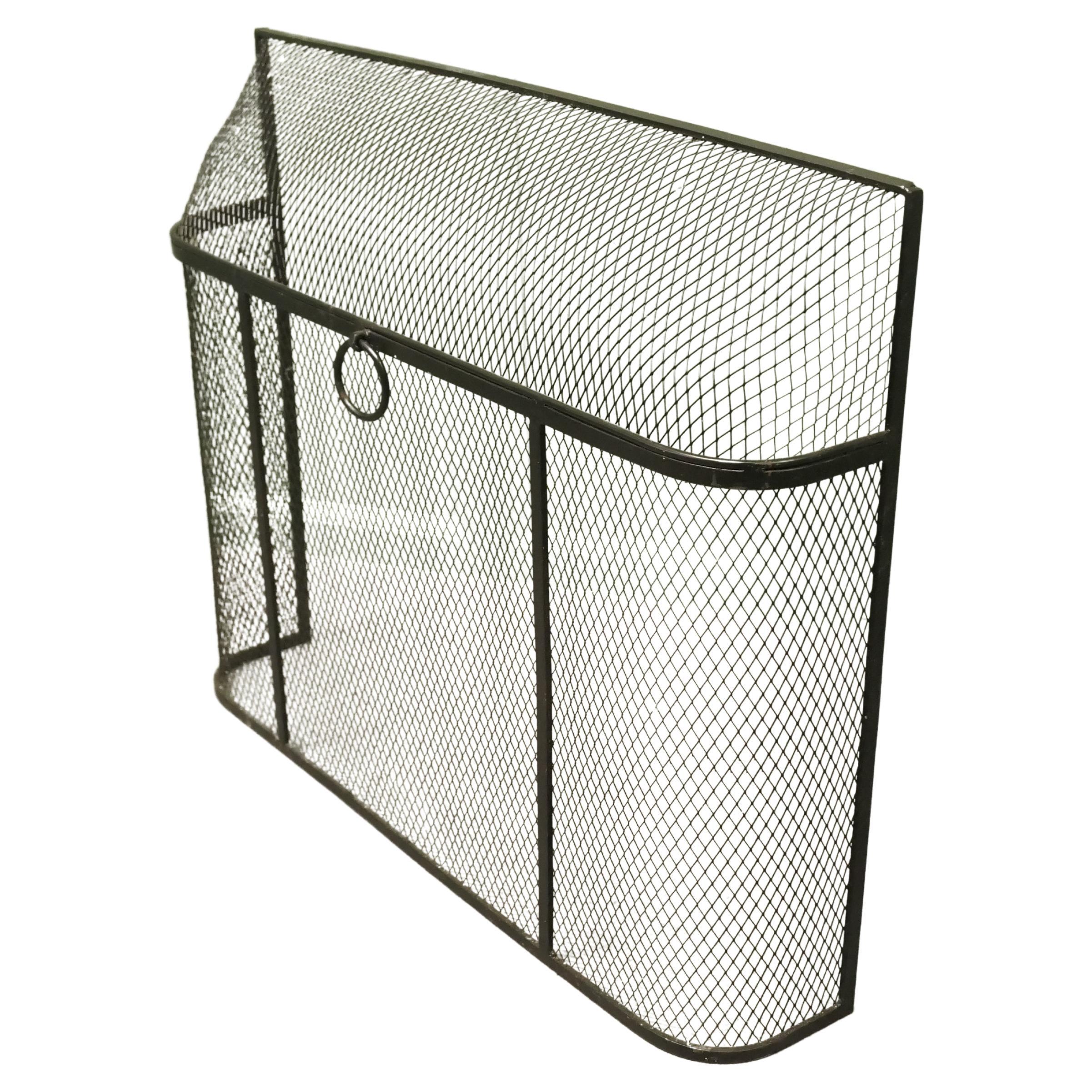Curve Top Iron Fire Guard The Fire guard is a good quality piece