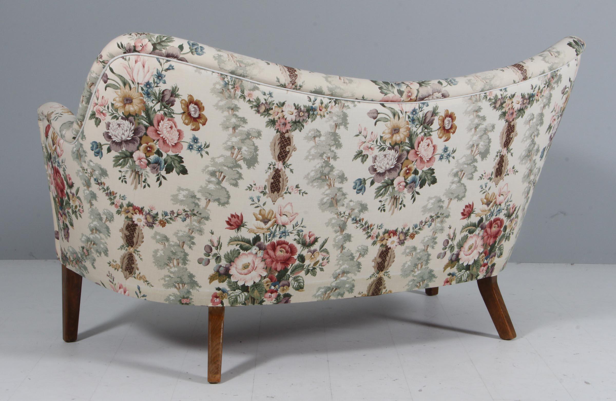 Gebogenes skandinavisches Sofa oder Loveseat aus den 1950er Jahren, Modell 185, Slagelse, Dänemark, 1950er Jahre 1