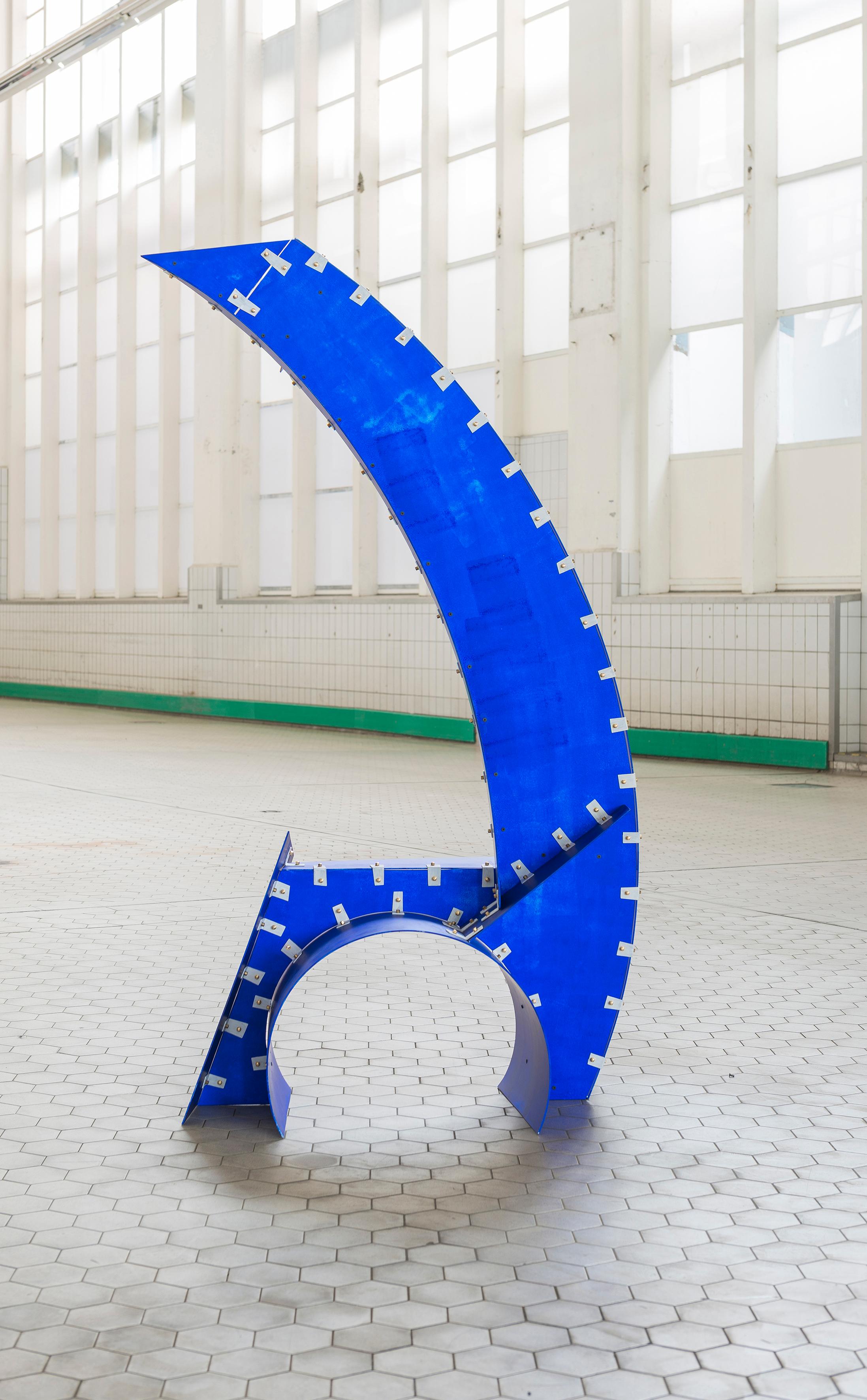 Moderno Curvo e nastrato blu in vendita