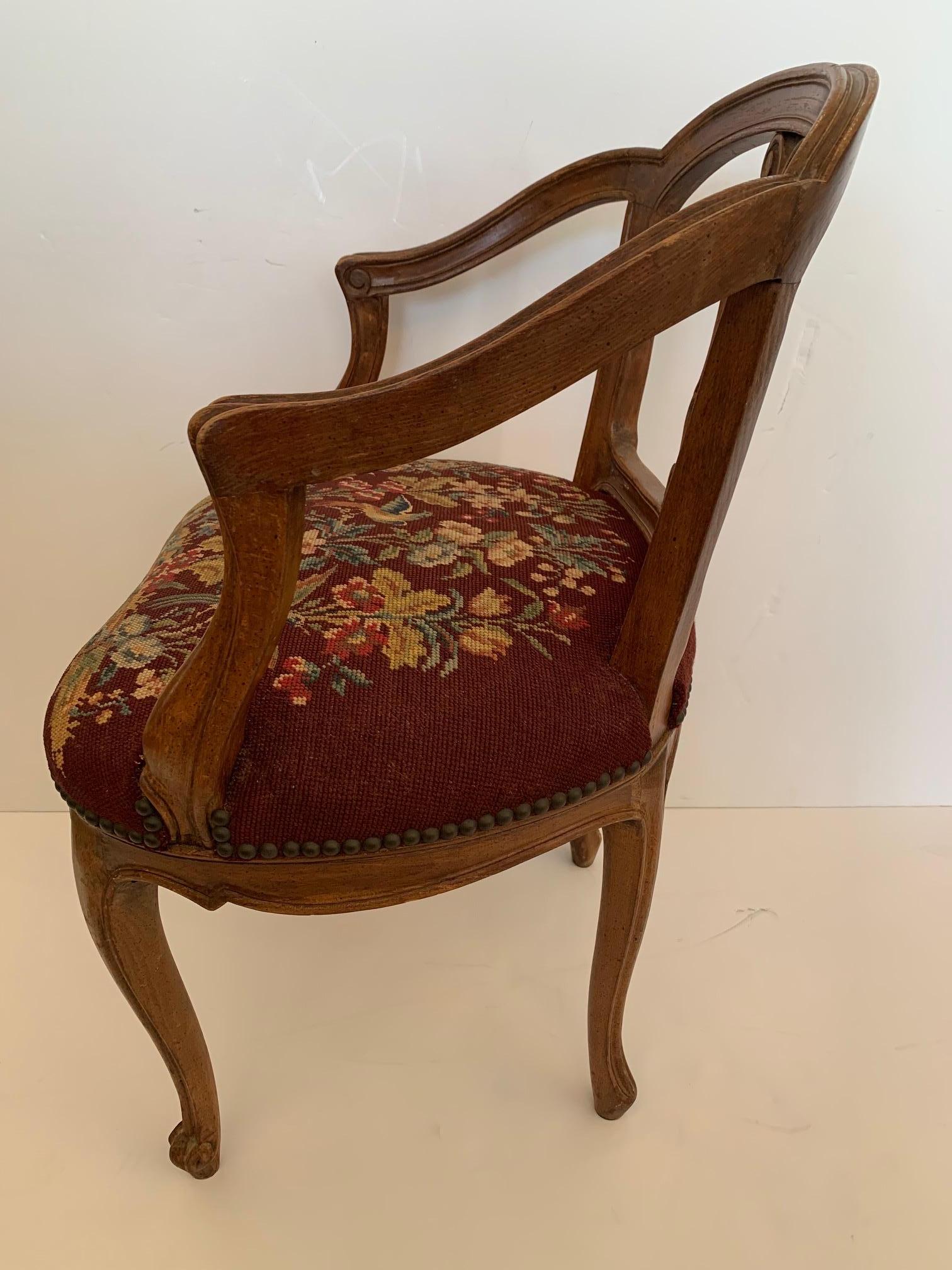 Curved Antique French Walnut Salon Chair with Lovely Needlepoint Seat In Good Condition For Sale In Hopewell, NJ