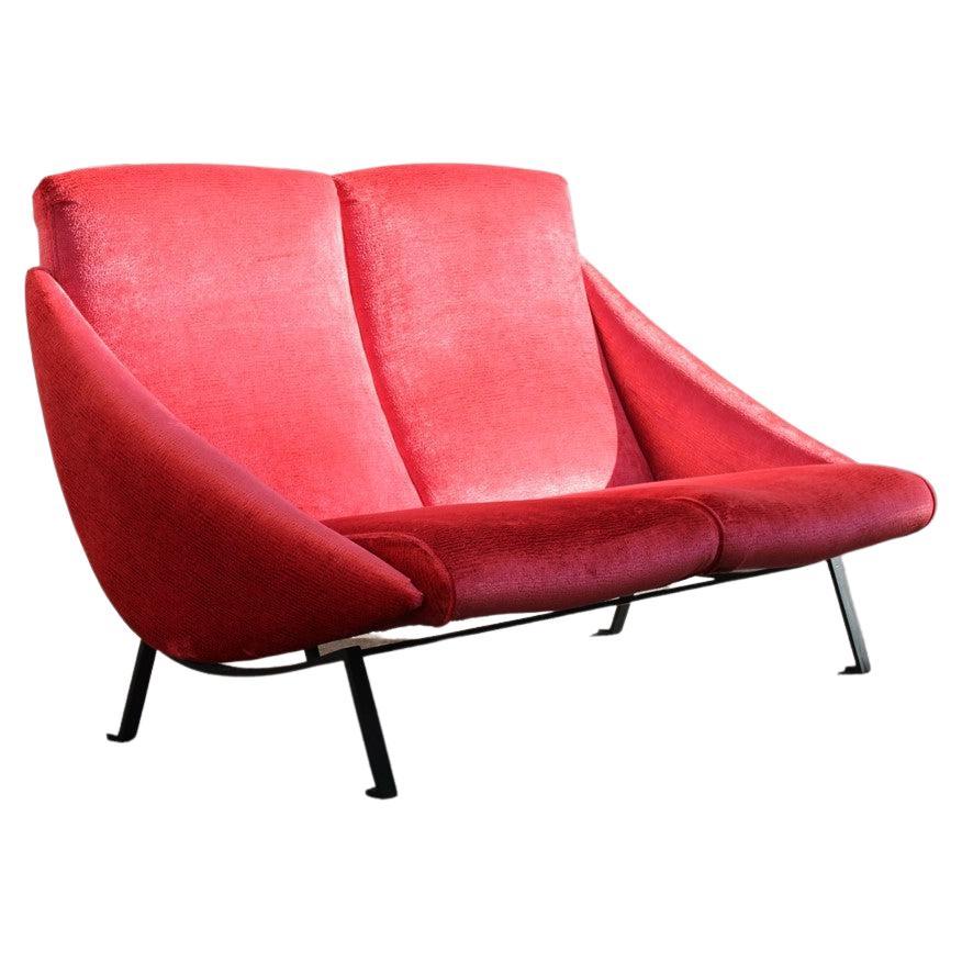 Gebogene Arflex Mid-century italienisches Design Sofà Rosa Magenta Metallfüße  im Angebot