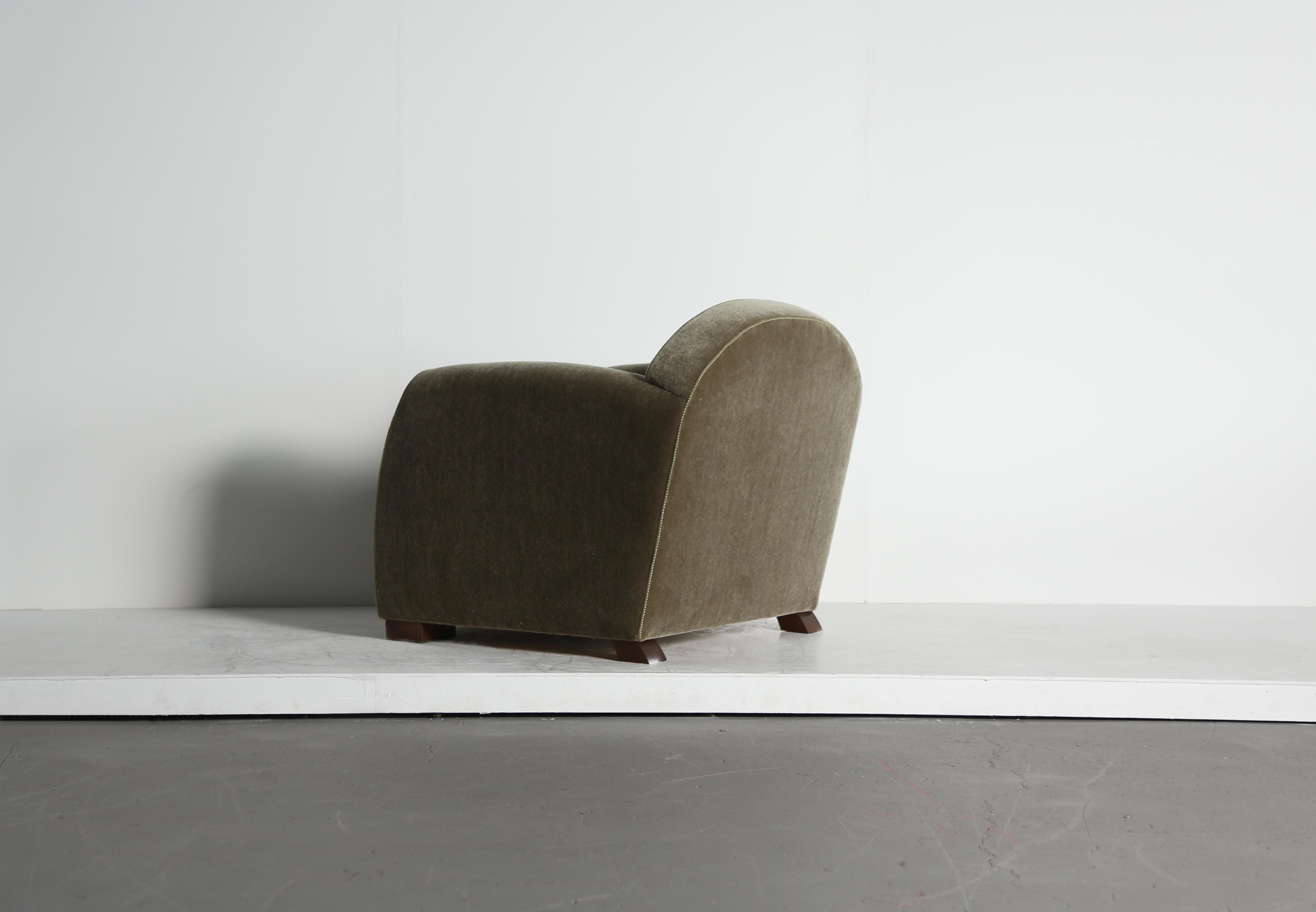 Mohair Sedia Club con bracci curvi, imbottita in puro mohair in vendita