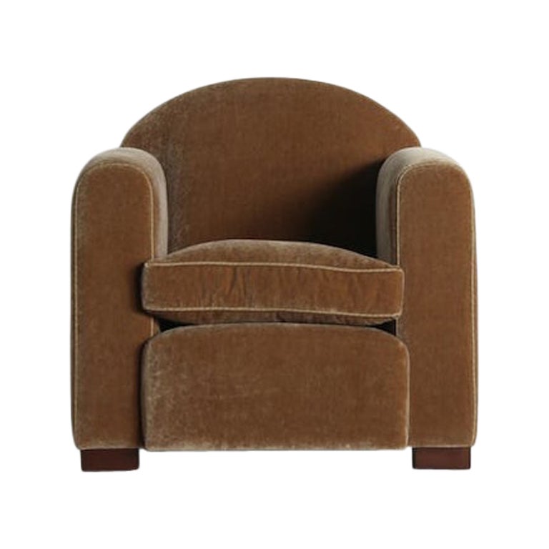 Clubsessel mit geschwungenen Armlehnen, gepolstert mit reinem Mohair im Angebot