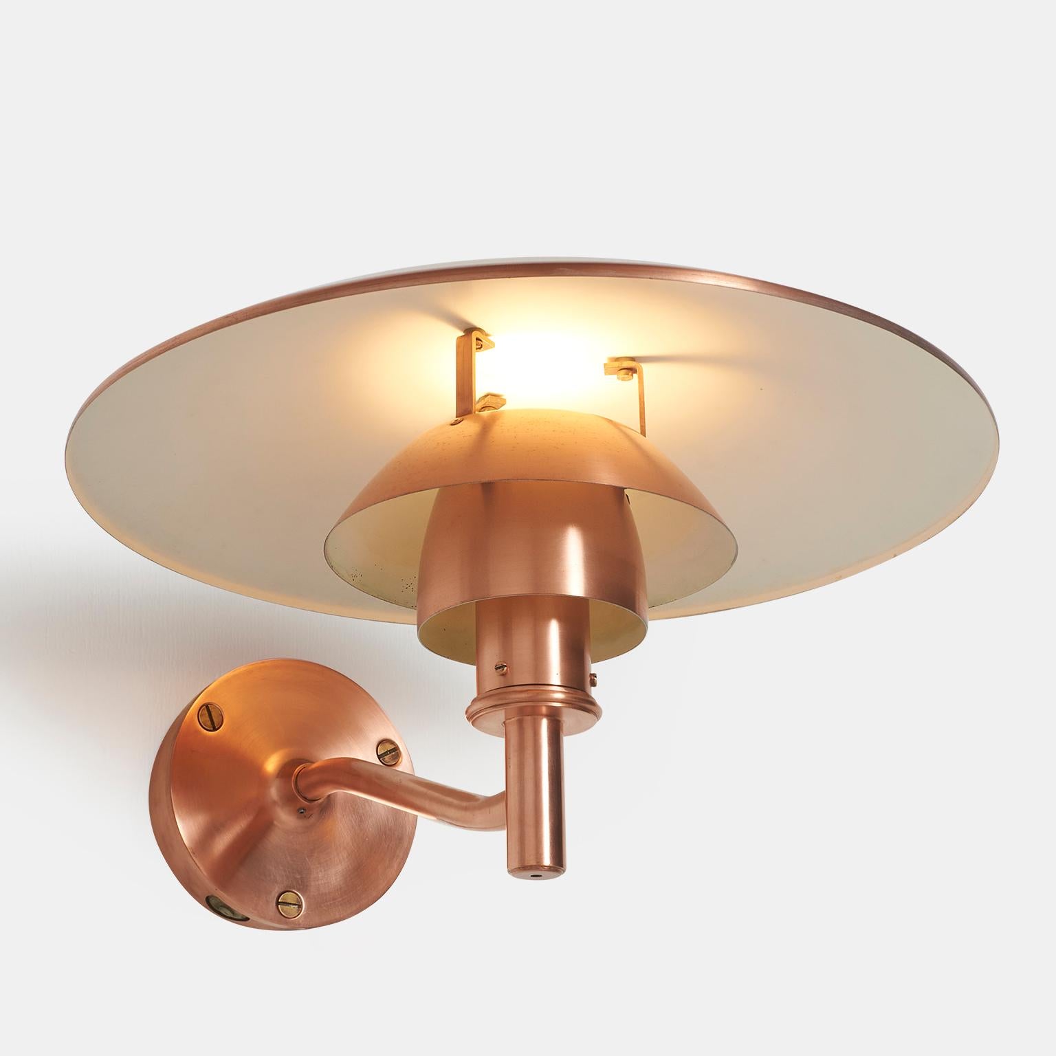 Curved Arm PH 4½/3 Copper Sconce by Poul Henningsen In Good Condition For Sale In San Francisco, CA