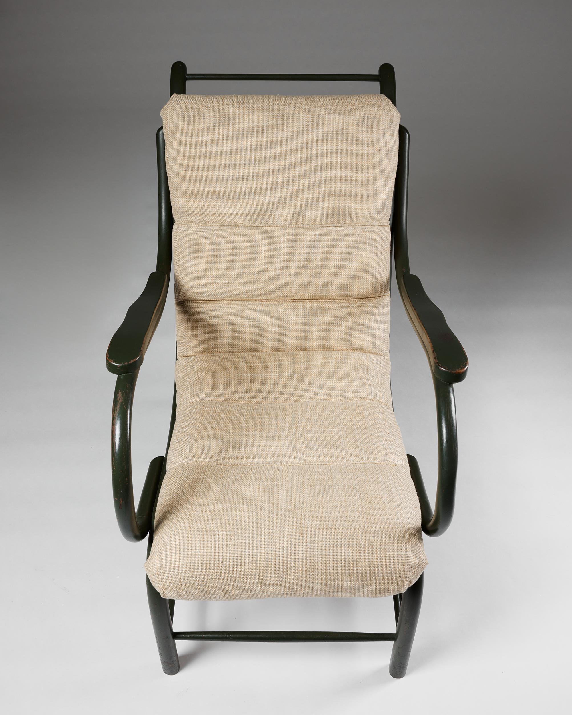 Gebogener Sessel, anonym, Schweden, 1940er Jahre, lackiertes Holz, Textilpolsterung im Angebot 5