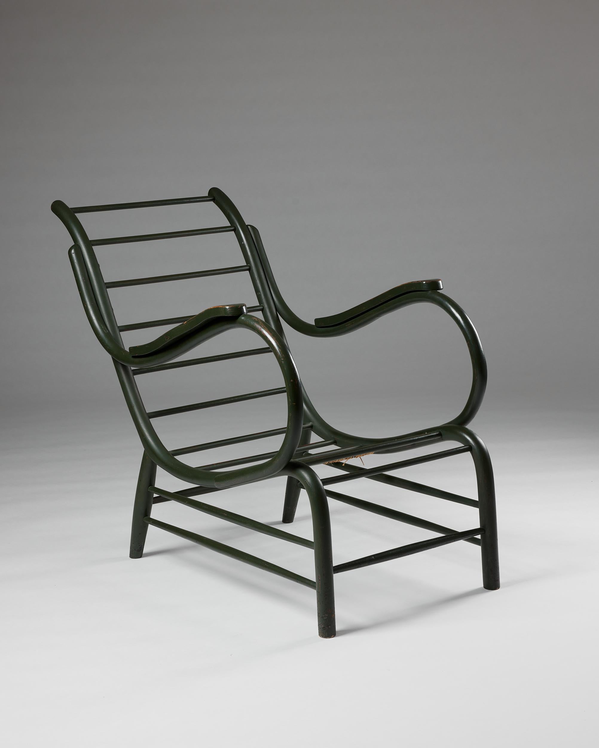 Gebogener Sessel, anonym, Schweden, 1940er Jahre, lackiertes Holz, Textilpolsterung im Angebot 9