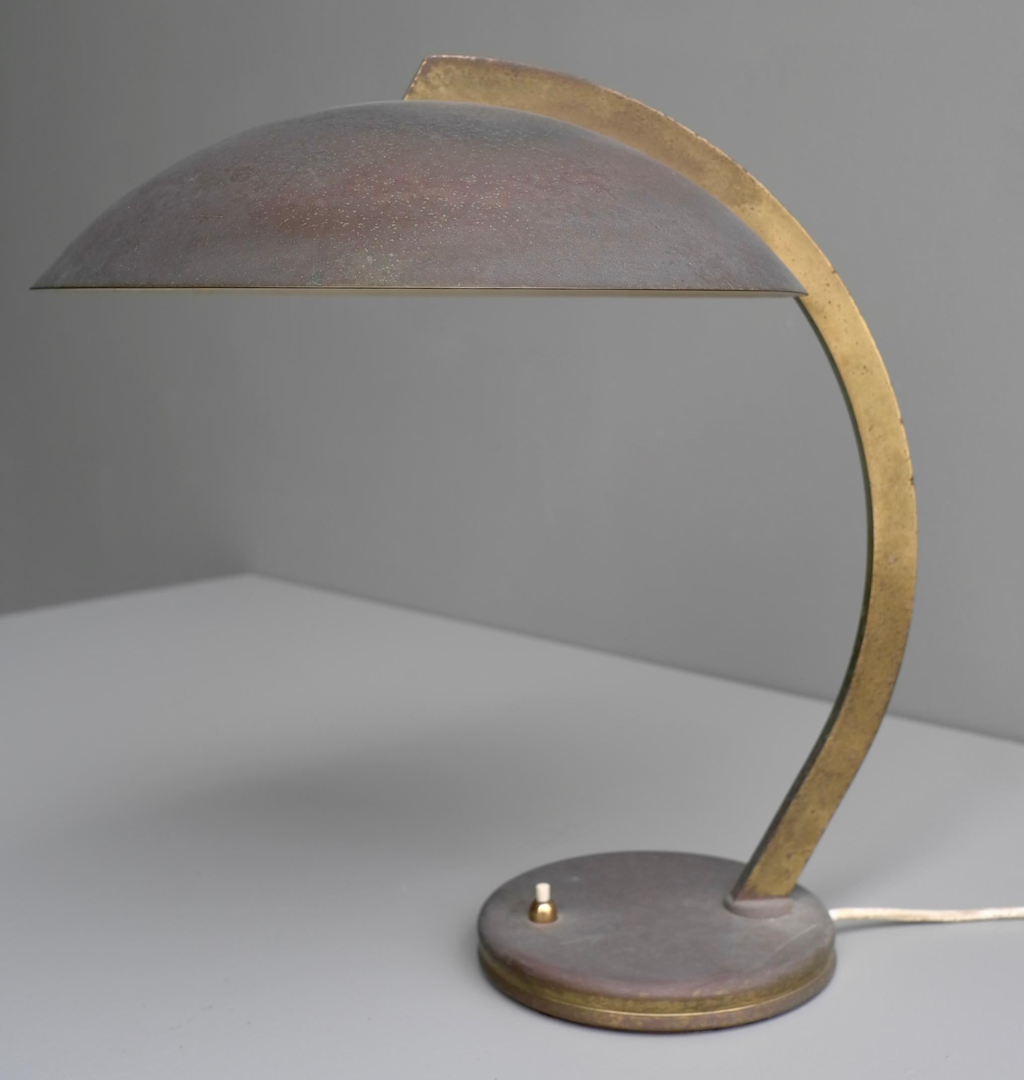 Curved Art Deco brass and copper desk lamp, midcentury, France.