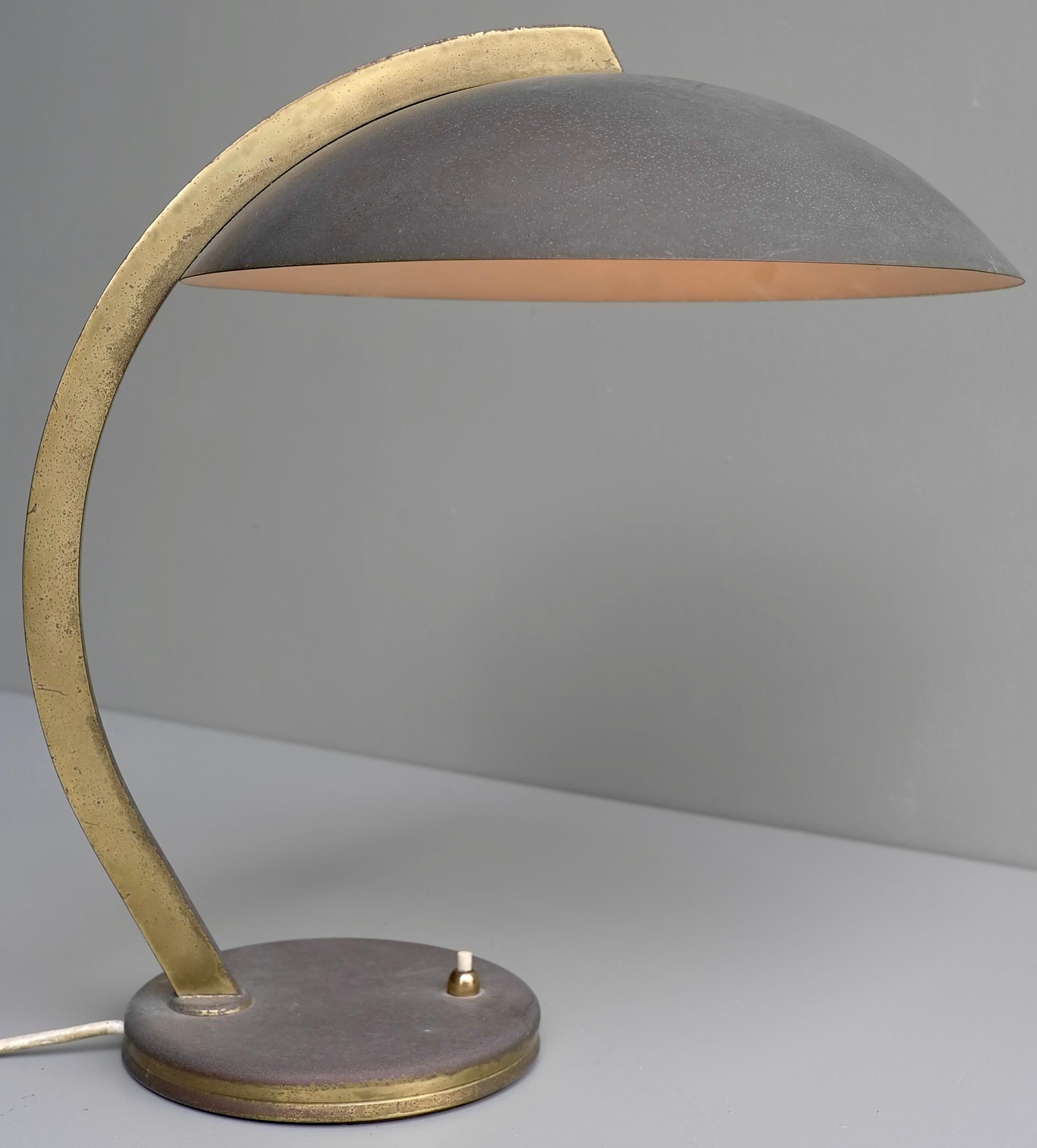 Mid-Century Modern Curved Art Deco Brass and Copper Desk Lamp, Midcentury, France