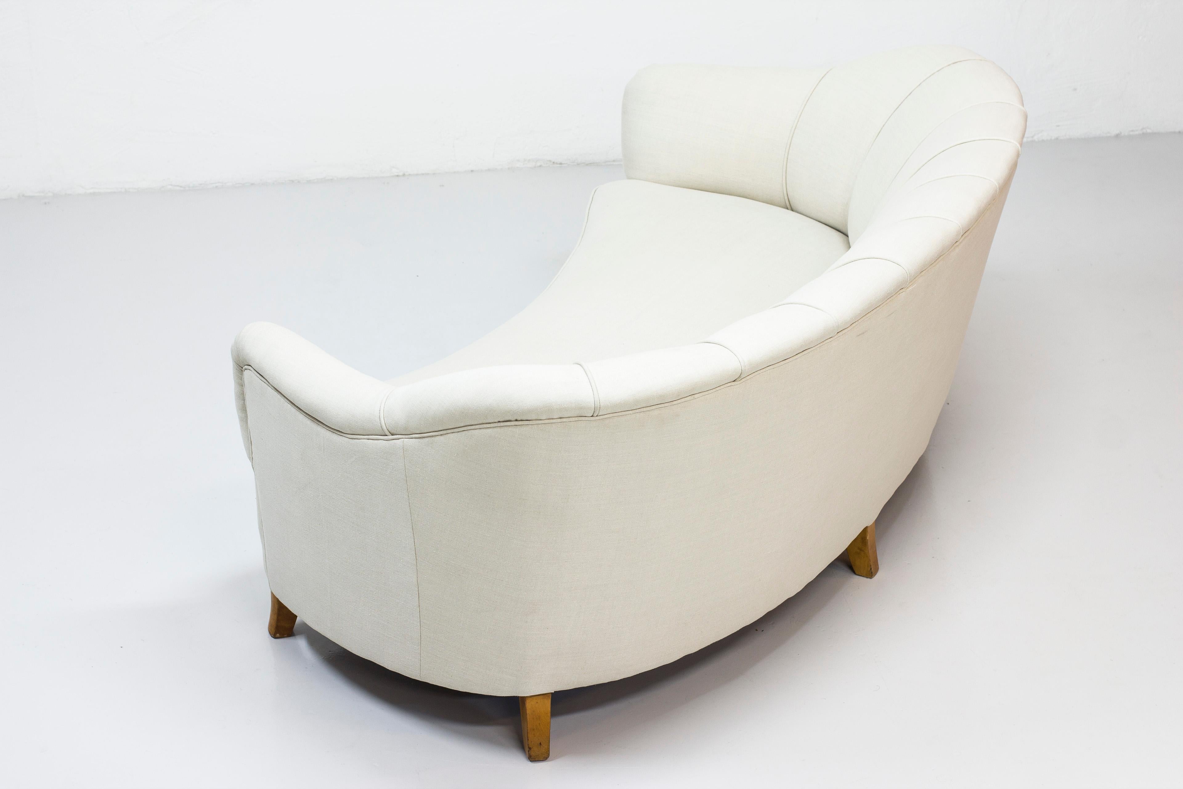 Scandinavian Modern Curved Art Deco Sofa Attributed to Otto Schulz and Boet, Sweden, 1930s