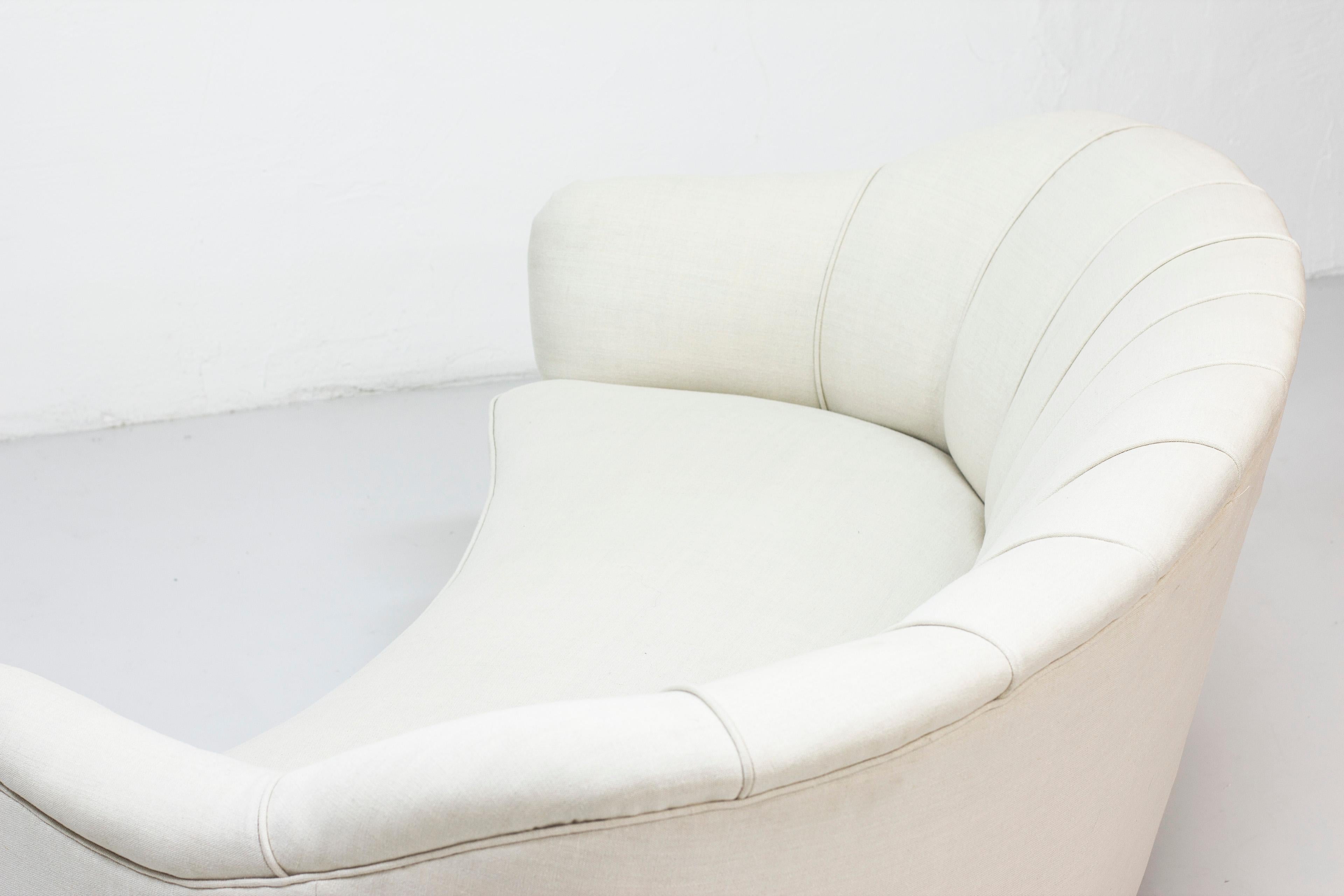 Linen Curved Art Deco Sofa Attributed to Otto Schulz and Boet, Sweden, 1930s