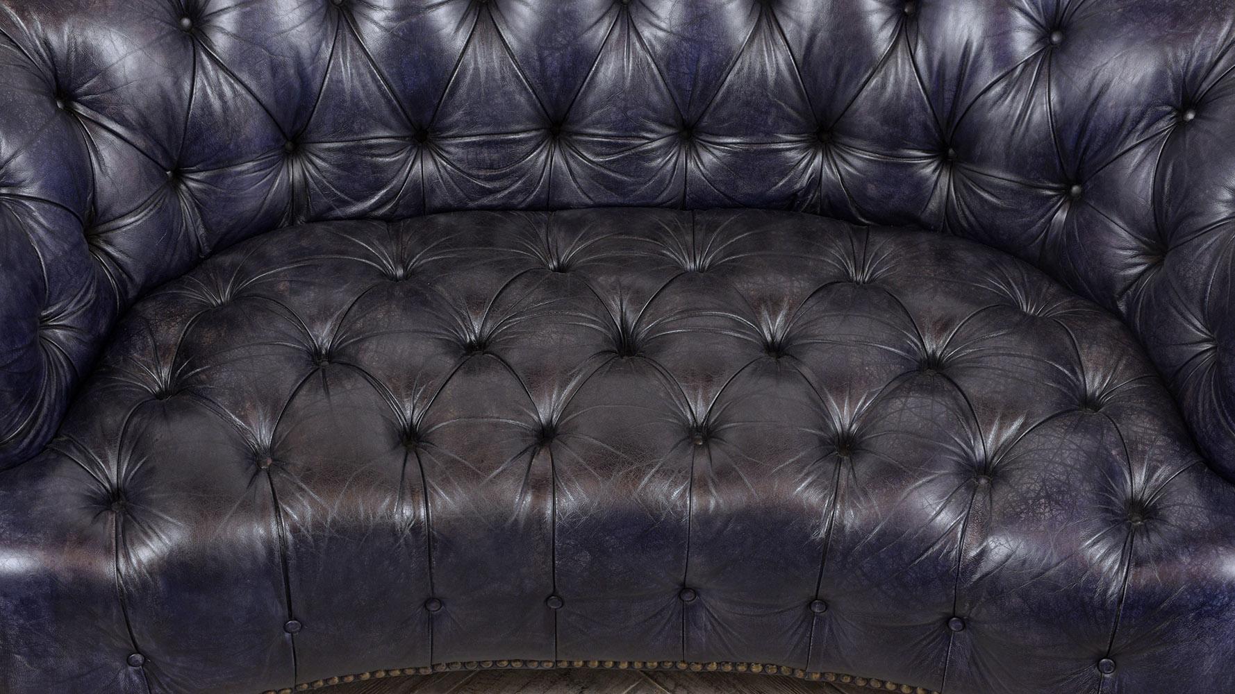 Curved Back Tufted Chesterfield Leather Sofa, circa 1970s 4