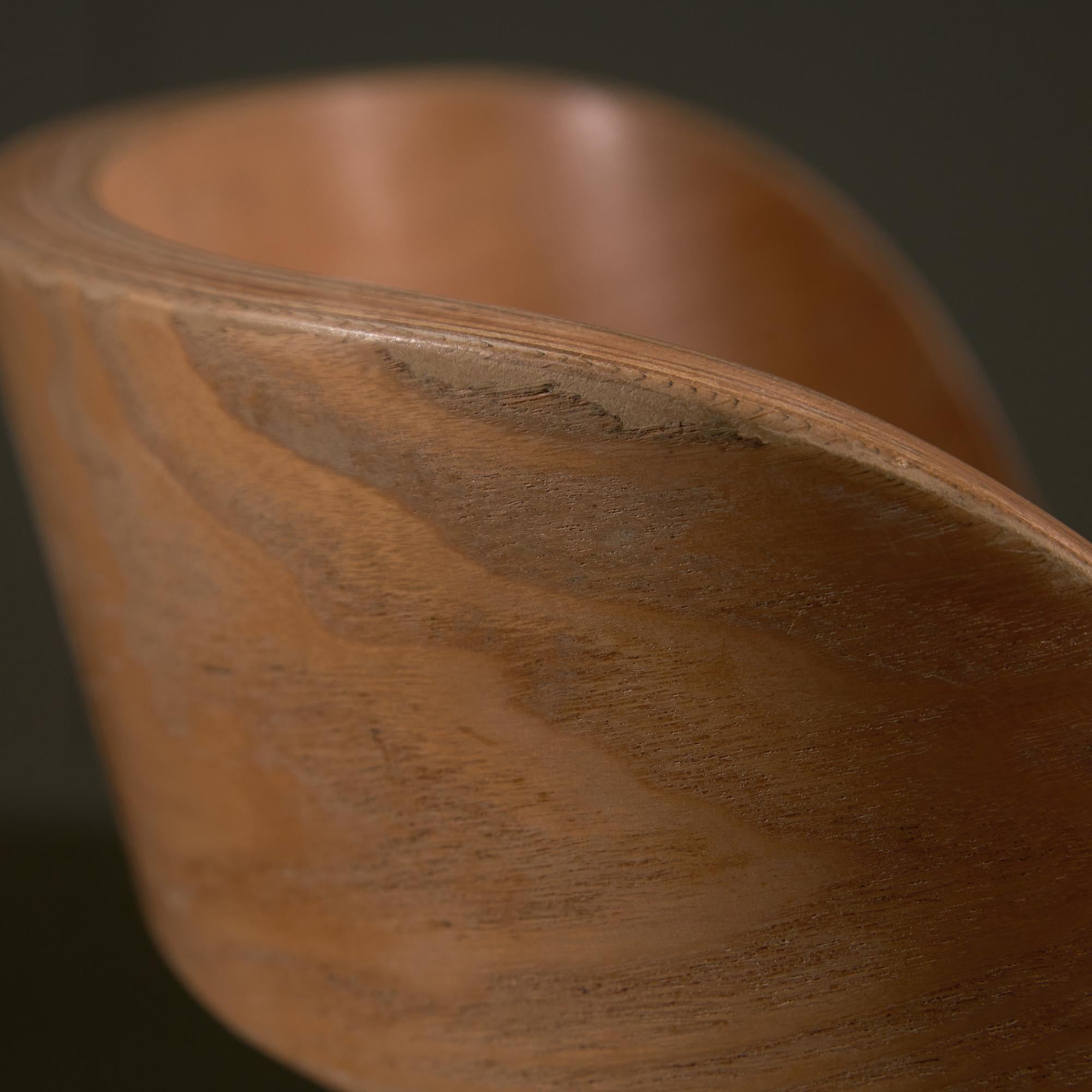 Curved Backrest Wooden and Wicker Chair 9