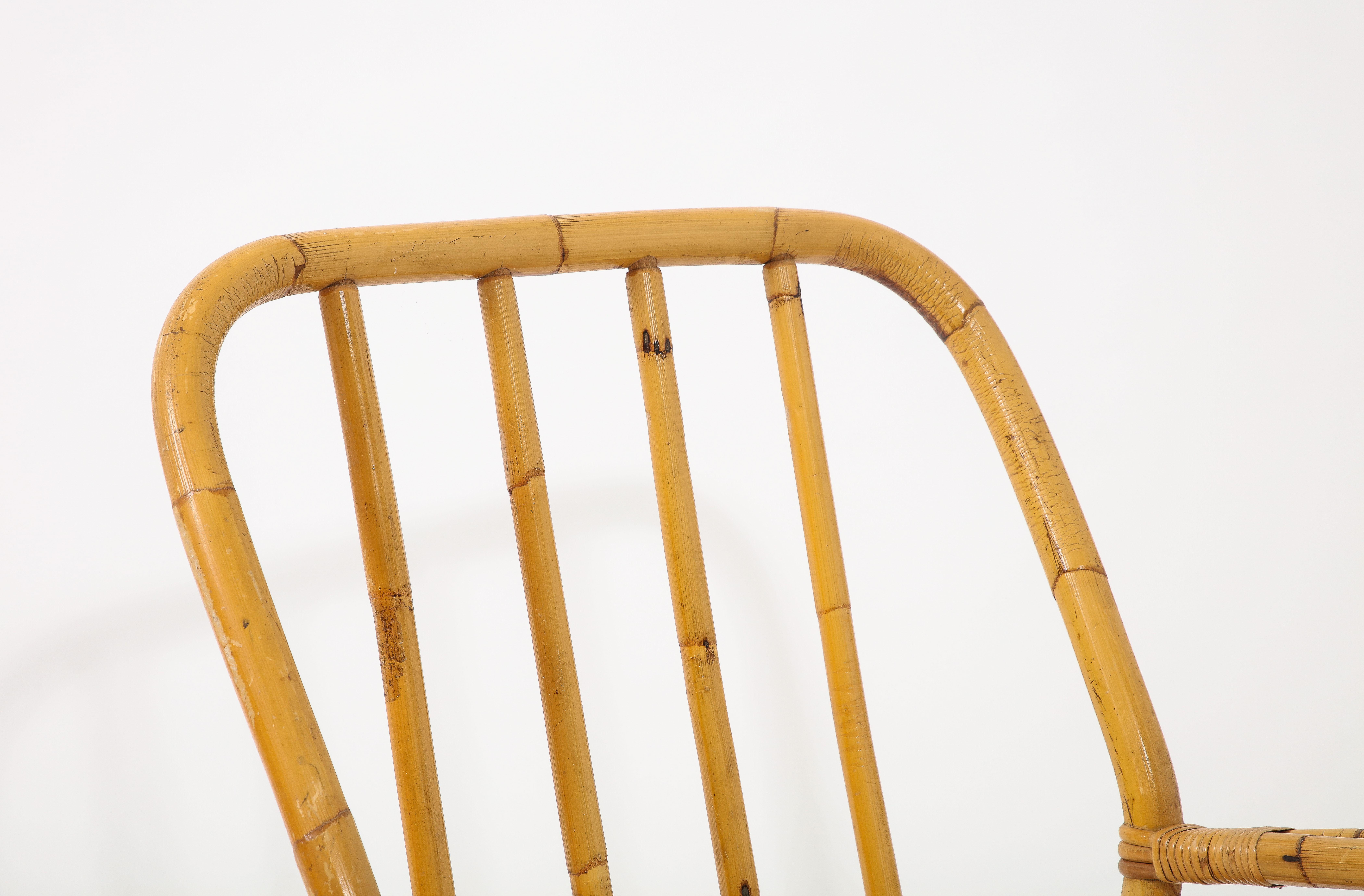 Français Paire de fauteuils en bambou courbés de style Louis Sognot, France, années 1950 en vente