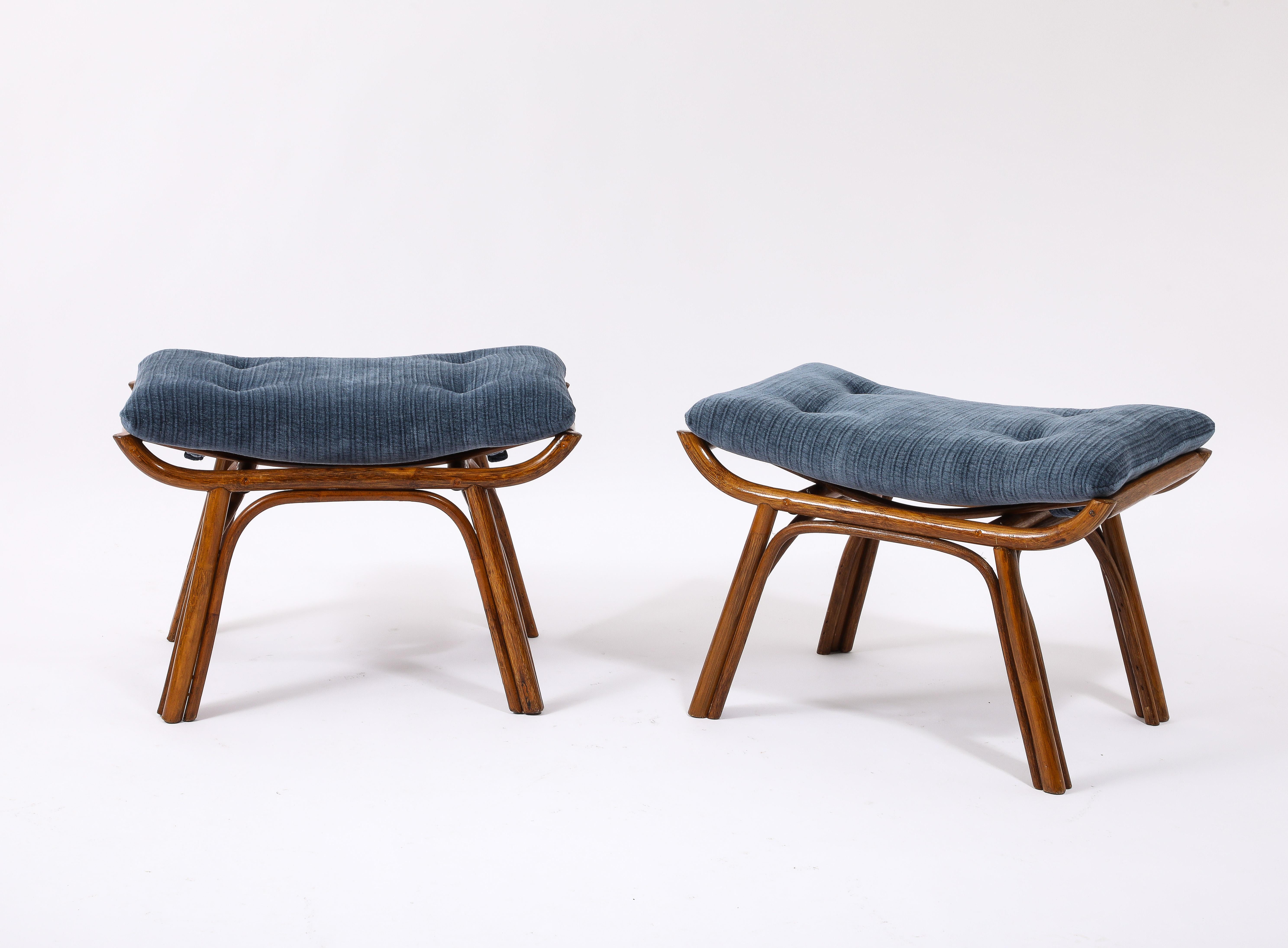 Taburetes curvos de bambú en mohair azul, Francia Años 50 en venta 4