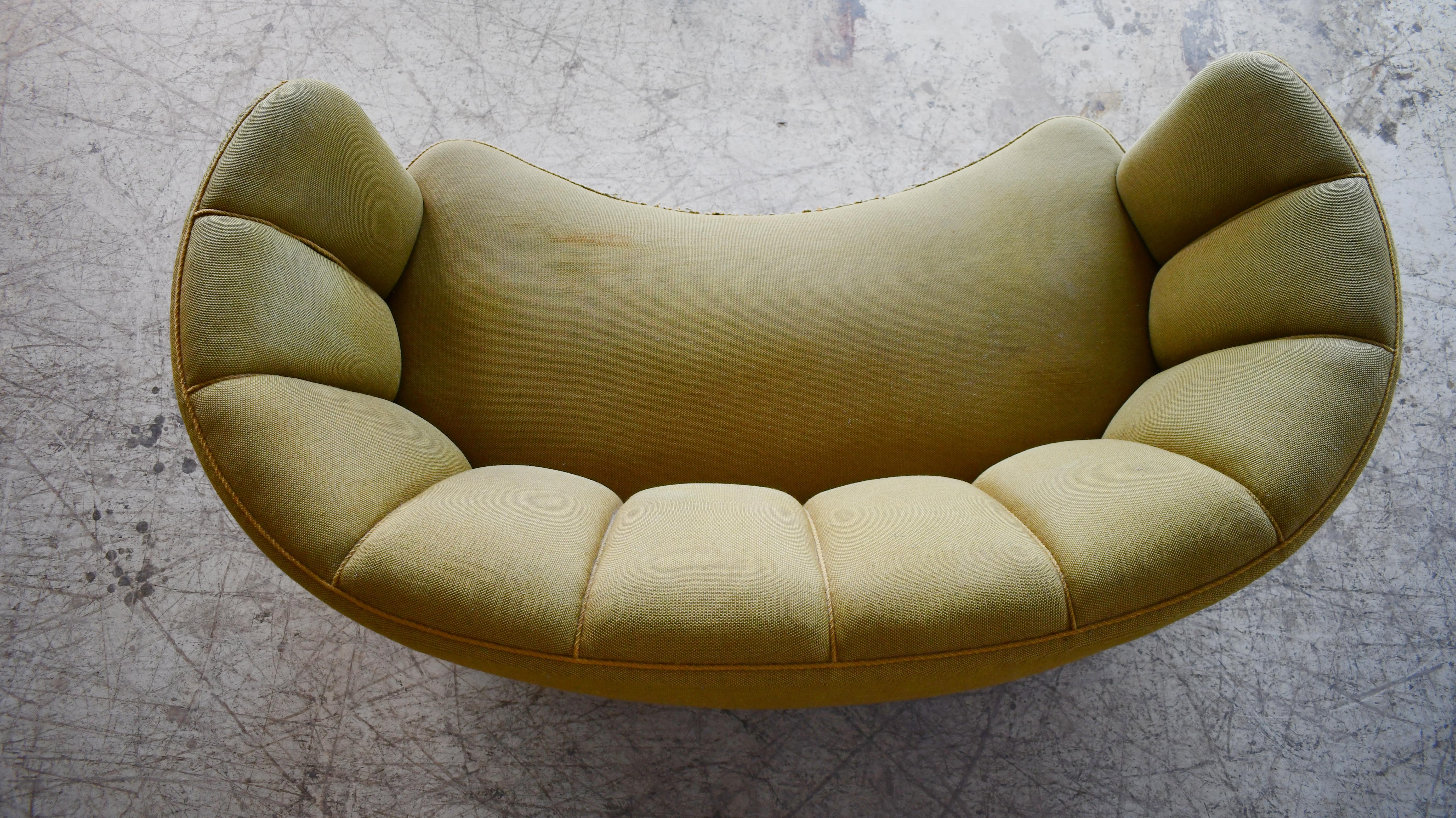 Curved Banana Shape Loveseat or Sofa in Two-Tone Wool, Denmark, 1940s For Sale 1