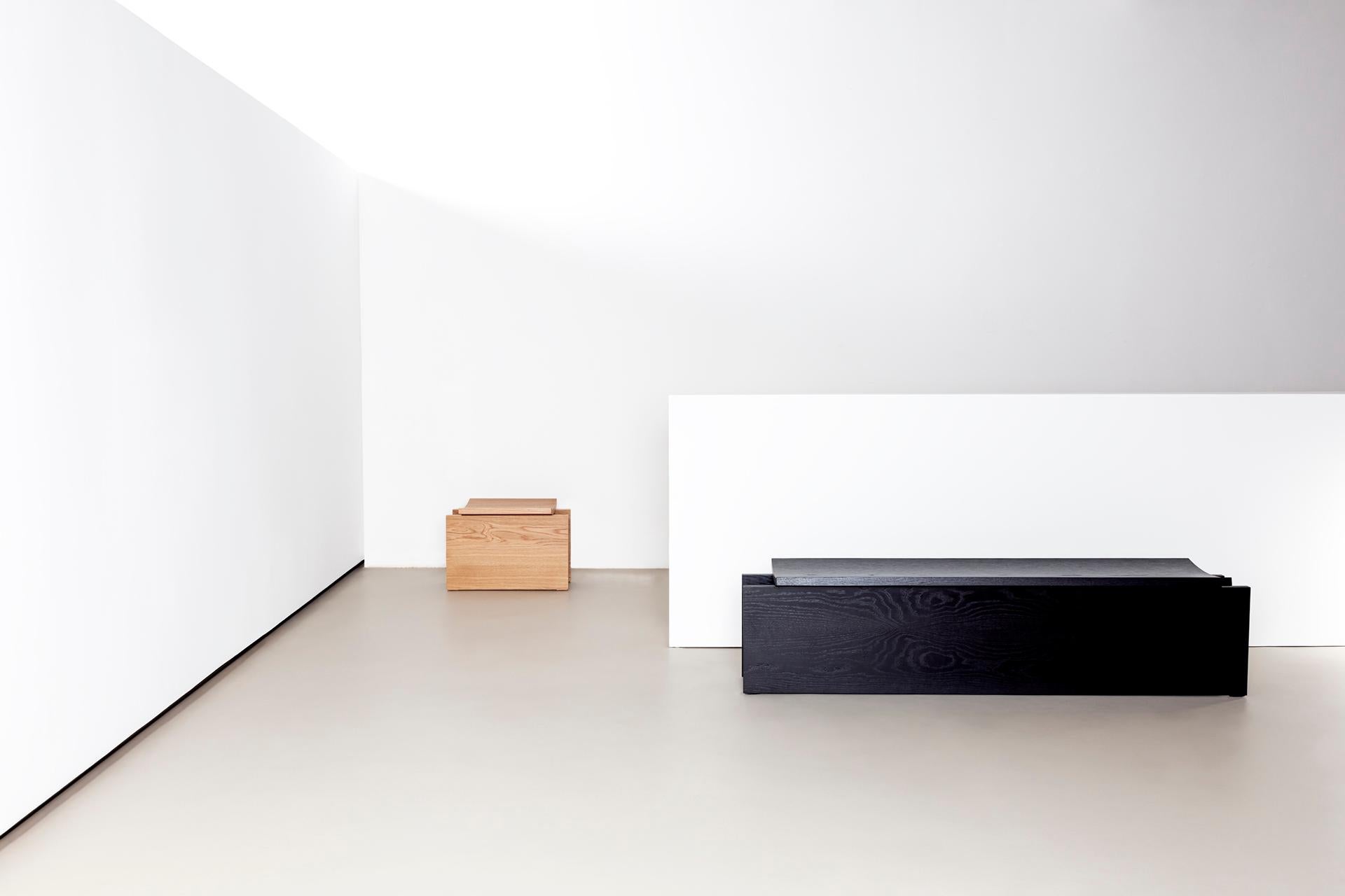 Panca curva, piccola, di RAIN, Panca contemporanea, Wood Oak laminato In condizioni Nuovo in vendita a Sao Paulo, SP