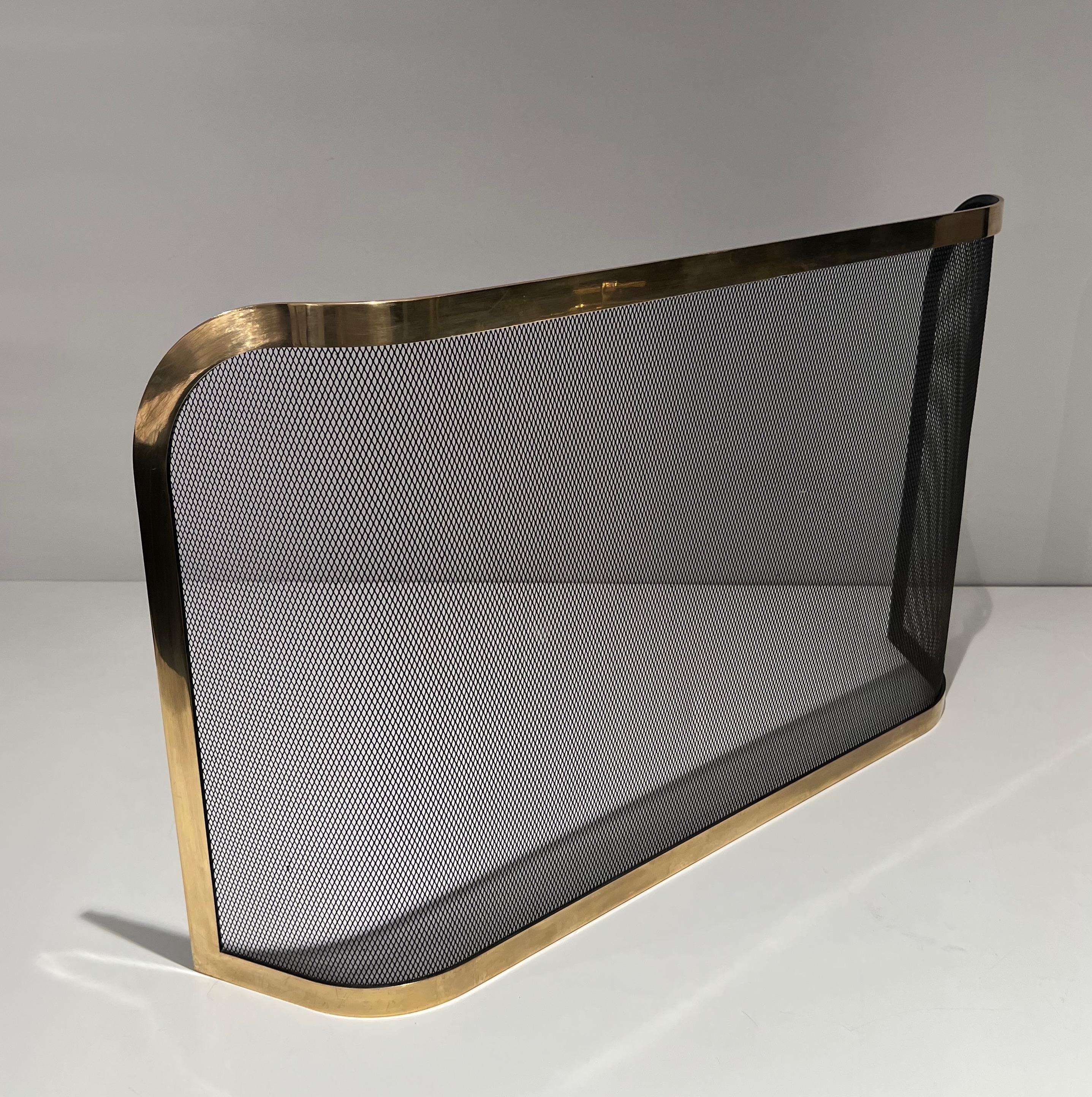 Mid-Century Modern Curved Brass and Grilling Fireplace Screen For Sale