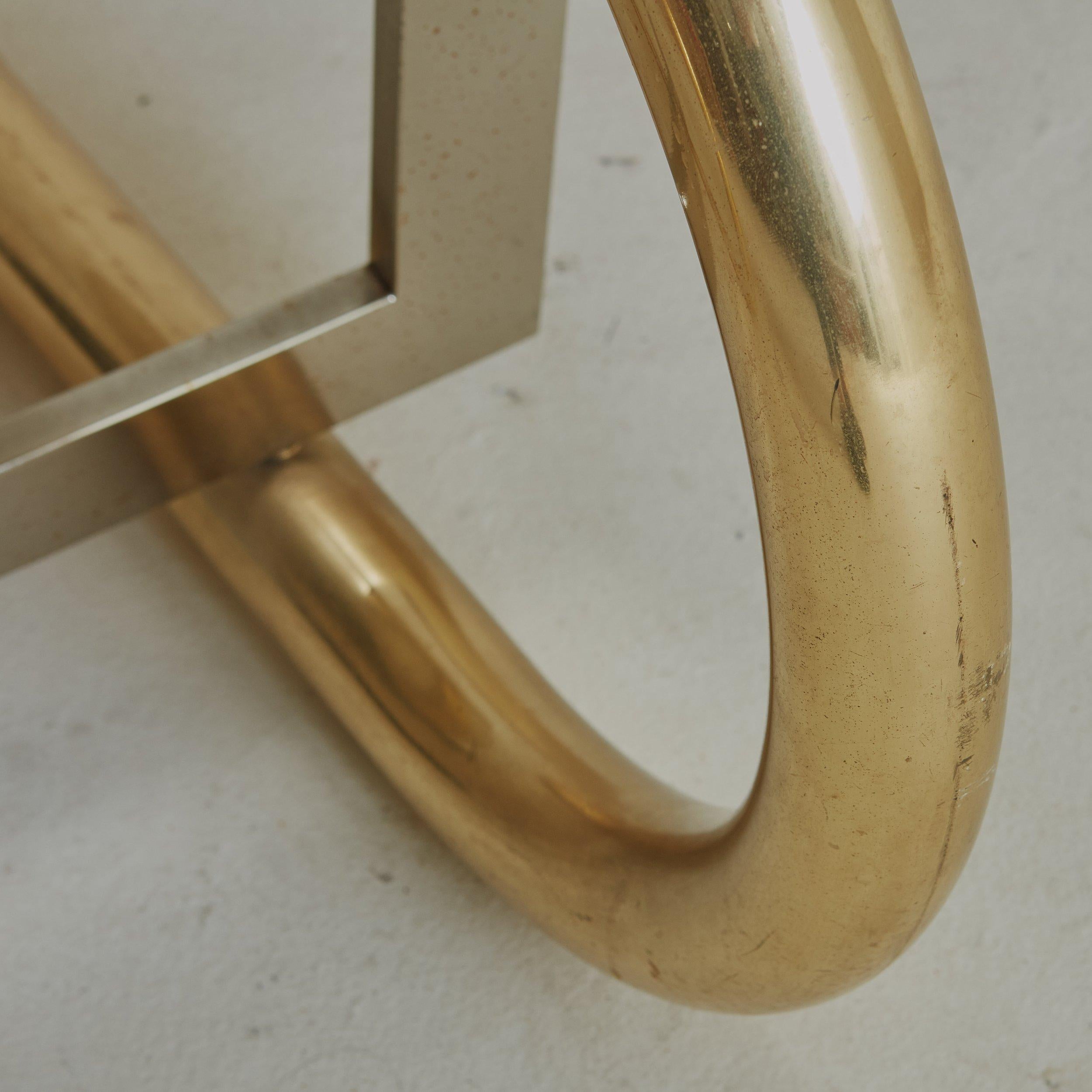 Curved Brass Frame Sling Chair in Original White Leather, Italy 1970s For Sale 5
