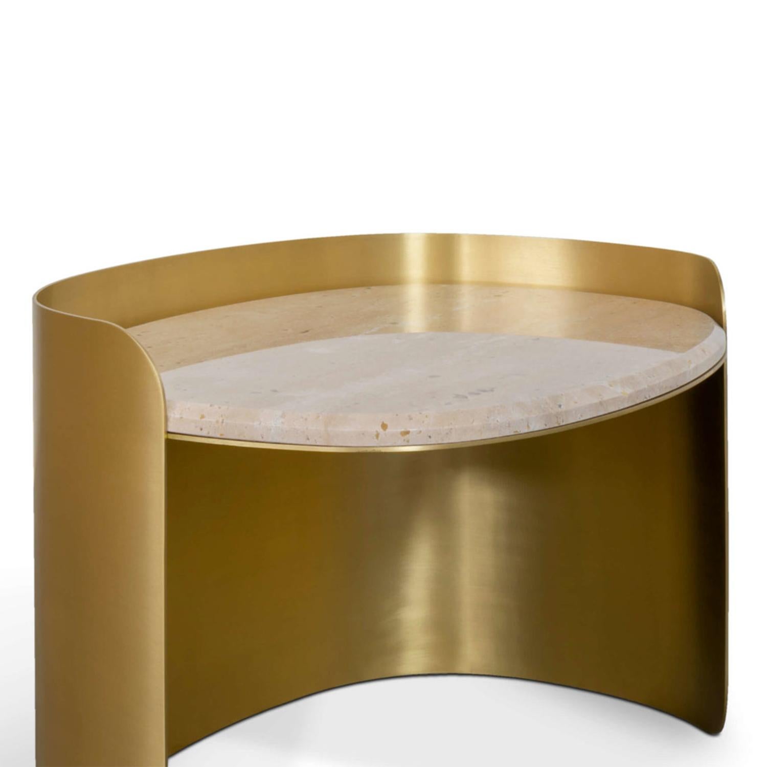 Table d'appoint ovale en laiton courbé Neuf - En vente à Paris, FR