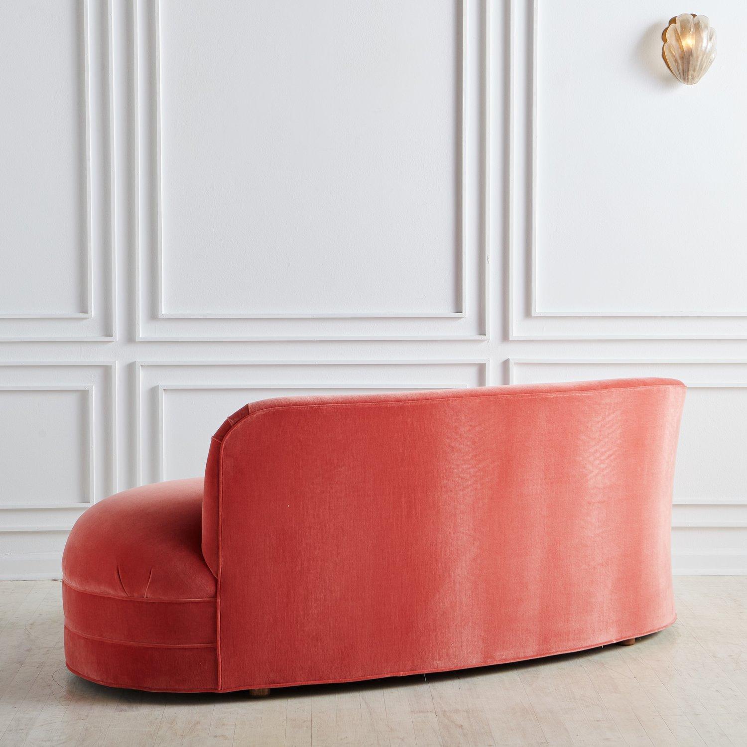 American Curved Chaise Lounge in Pink Velvet, USA 20th Century