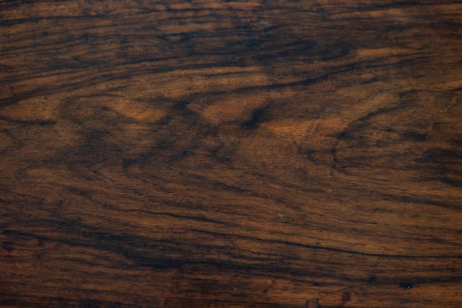 Curved chest of drawers, known as a Nîmoise, in walnut, with two drawers. 18th c en venta 6