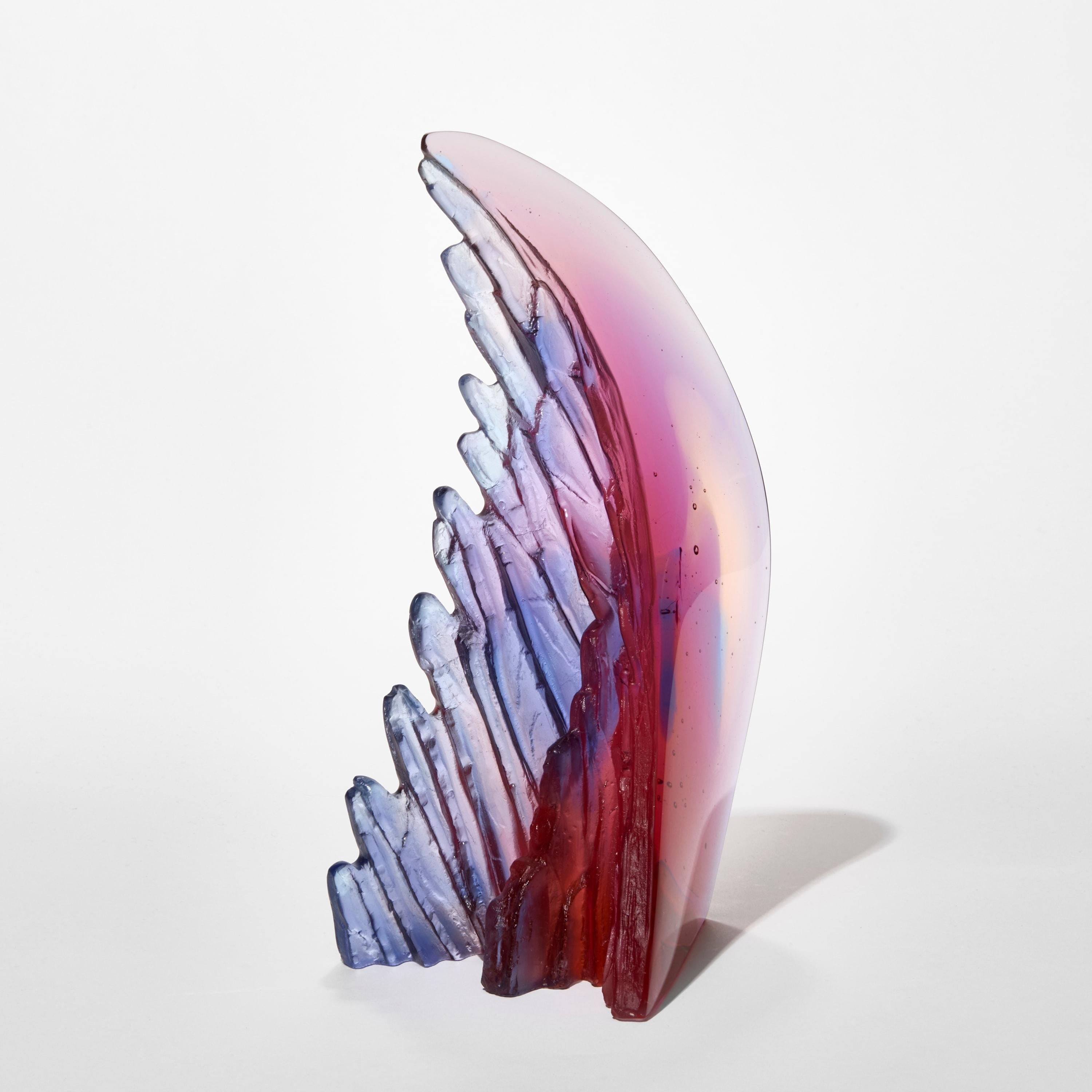 Organico moderno Curved Cliff I, a pink & purple textured cast glass sculpture by Crispian Heath in vendita