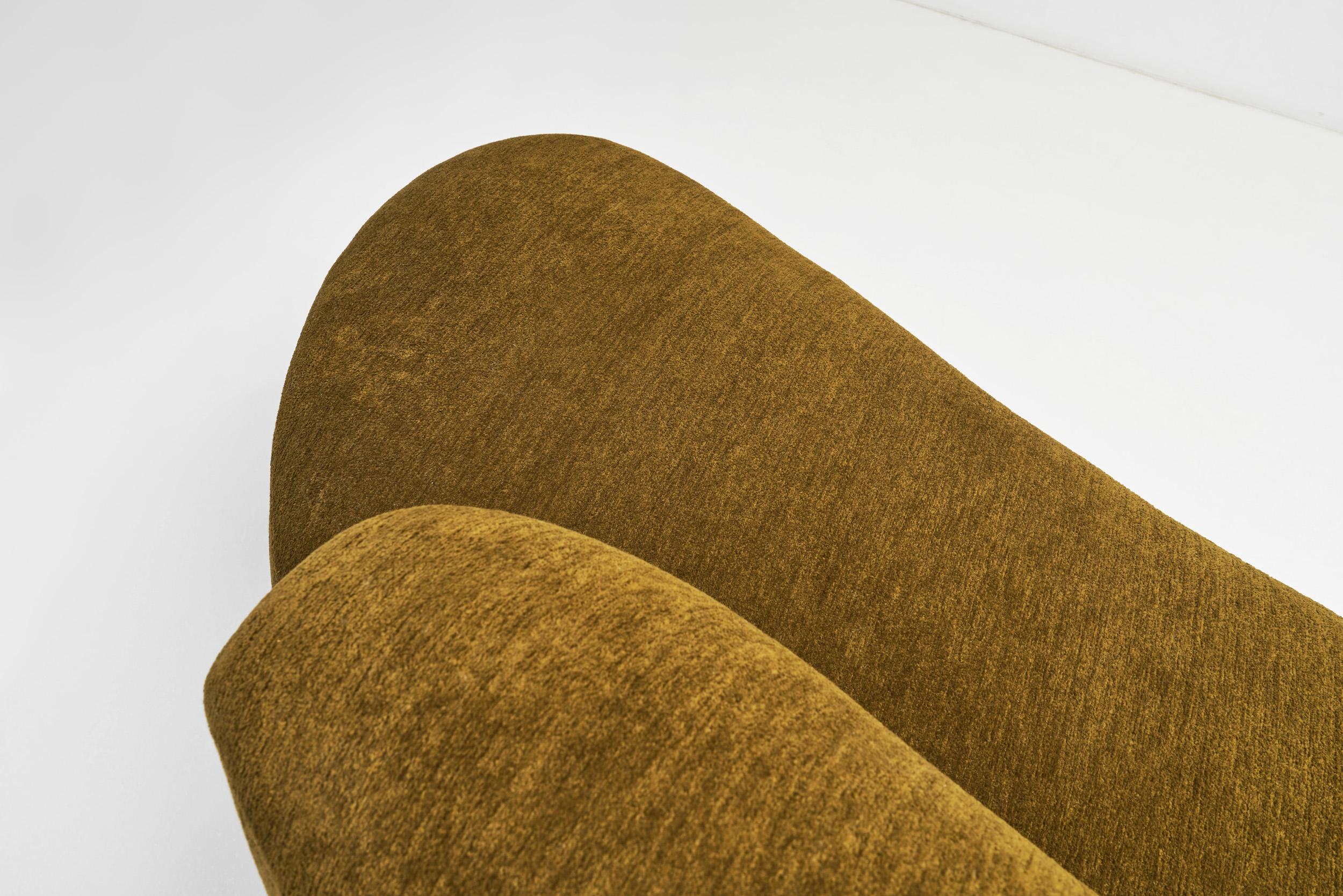 Gebogenes Wolkensofa mit erdfarbenem Bezug, Vereinigte Staaten 1980er Jahre im Angebot 3