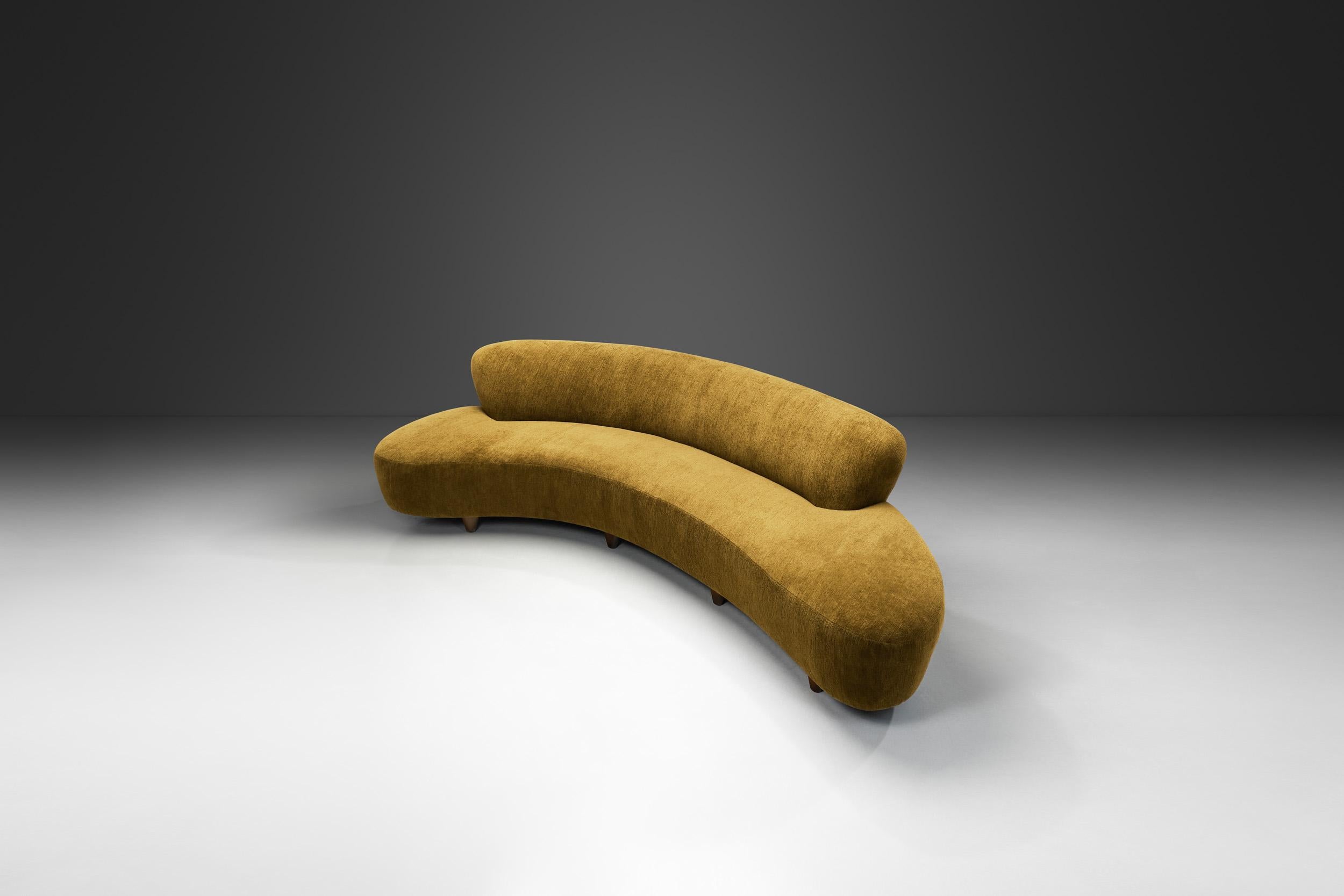 Gebogenes Wolkensofa mit erdfarbenem Bezug, Vereinigte Staaten 1980er Jahre (amerikanisch) im Angebot
