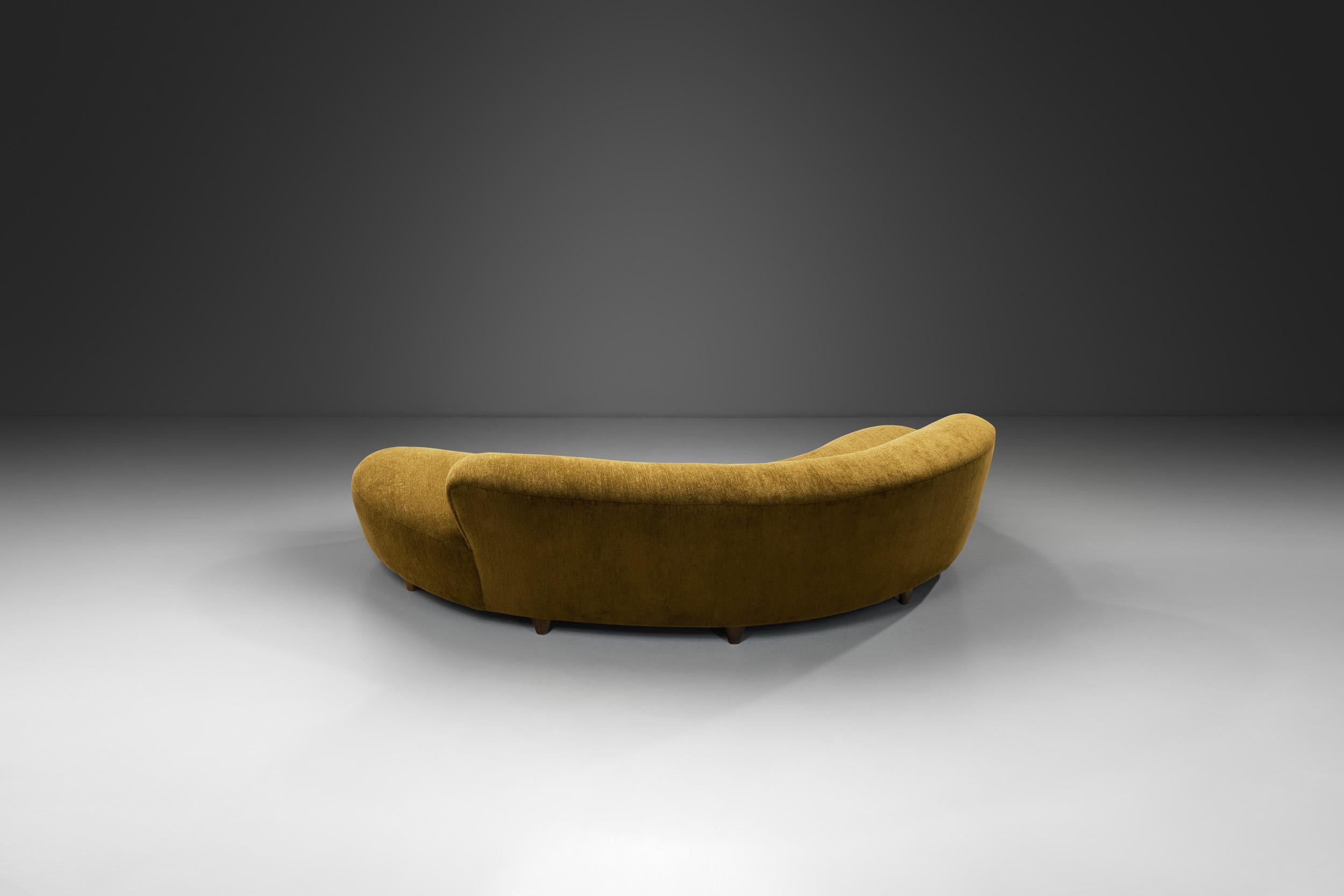 Gebogenes Wolkensofa mit erdfarbenem Bezug, Vereinigte Staaten 1980er Jahre im Zustand „Gut“ im Angebot in Utrecht, NL