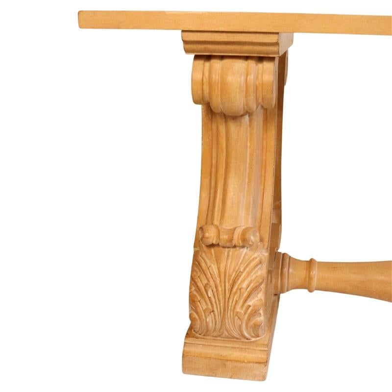 Inconnu Table console en bois à base colonnaire incurvée en vente
