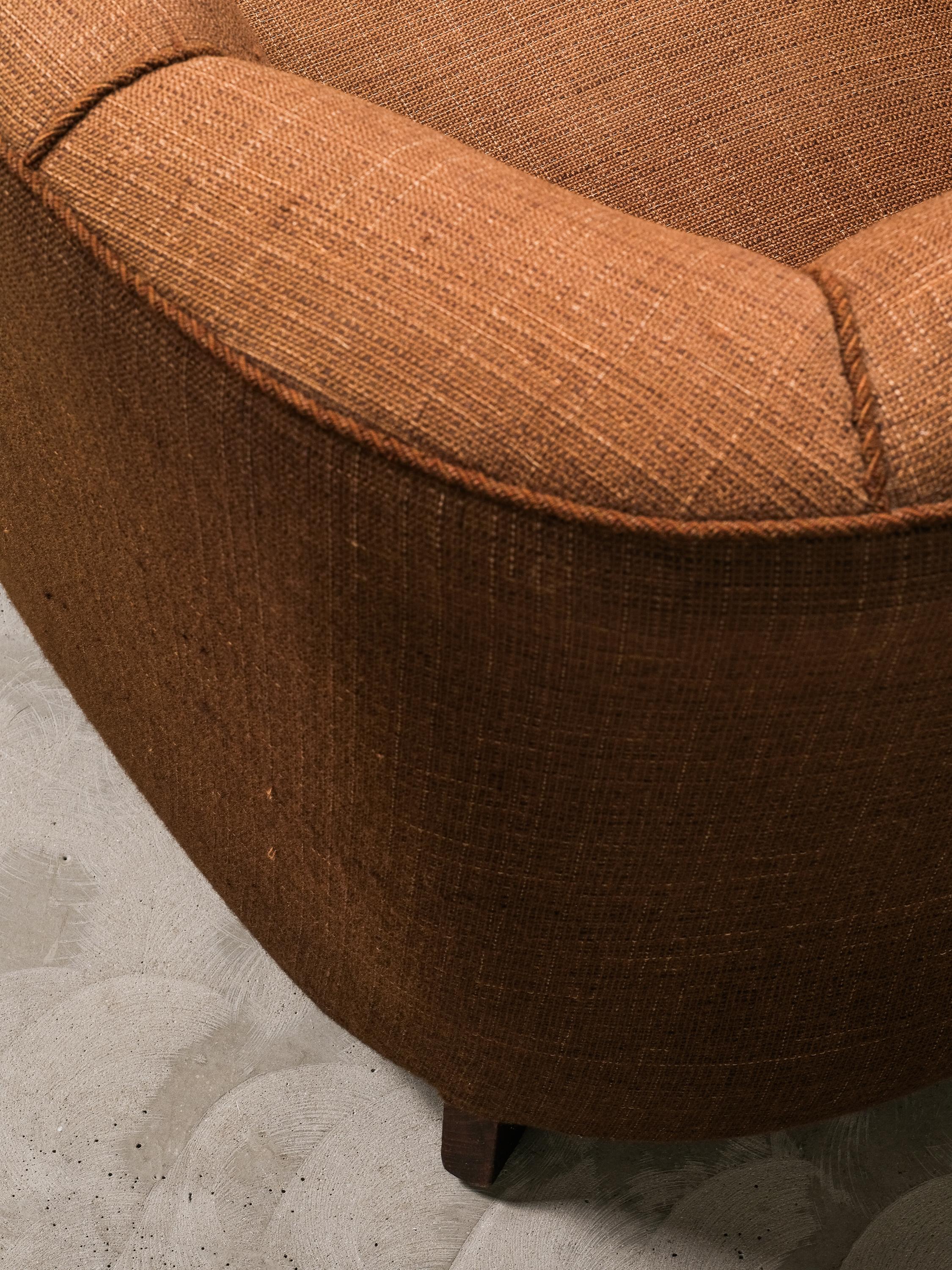 Silla Club curvada de estilo moderno danés con tapicería original de lana marrón, años 40 en venta 5