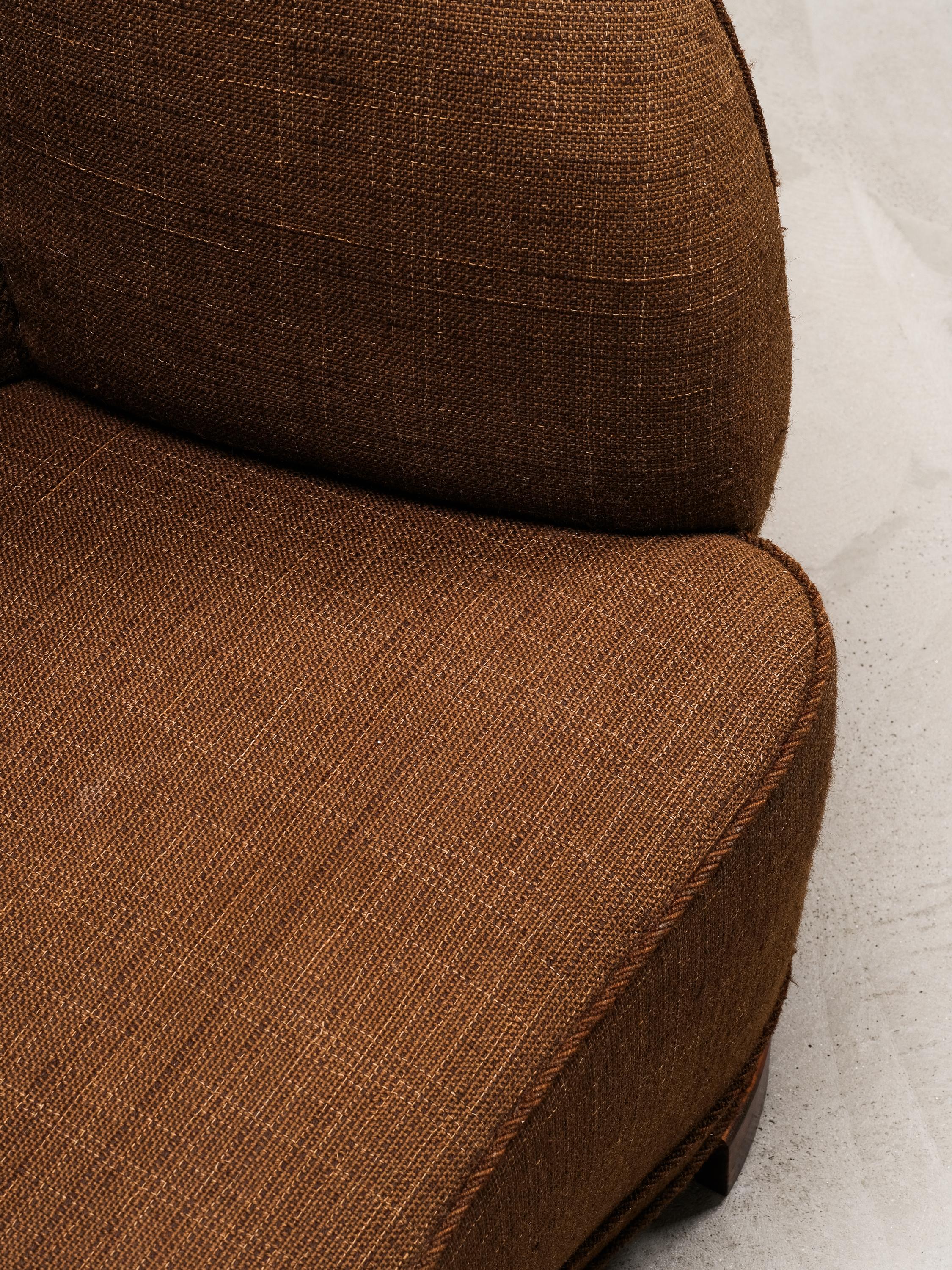 Silla Club curvada de estilo moderno danés con tapicería original de lana marrón, años 40 en venta 1