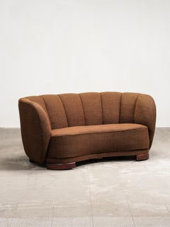 Divano moderno danese curvo con tappezzeria originale in lana marrone, anni '40