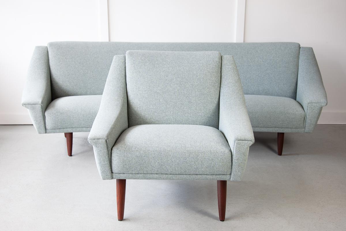 Geschwungenes dänisches Sofa Entworfen von Georg Thams für Vejen Polstermøbelfabrik im Angebot 8