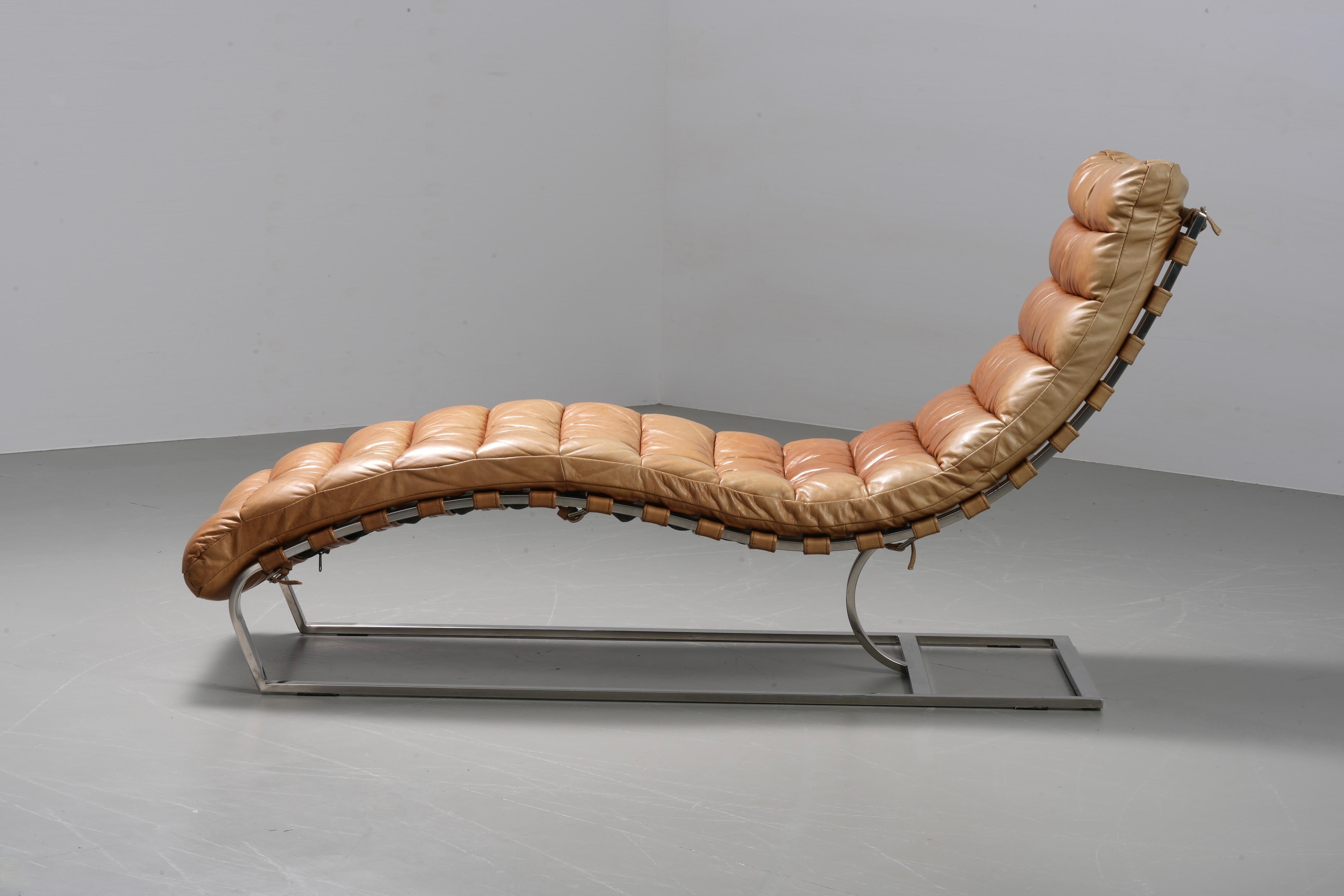 Mid-Century Modern Curved Daybed in Cognac Leather and Chrome, Germany, 1980's