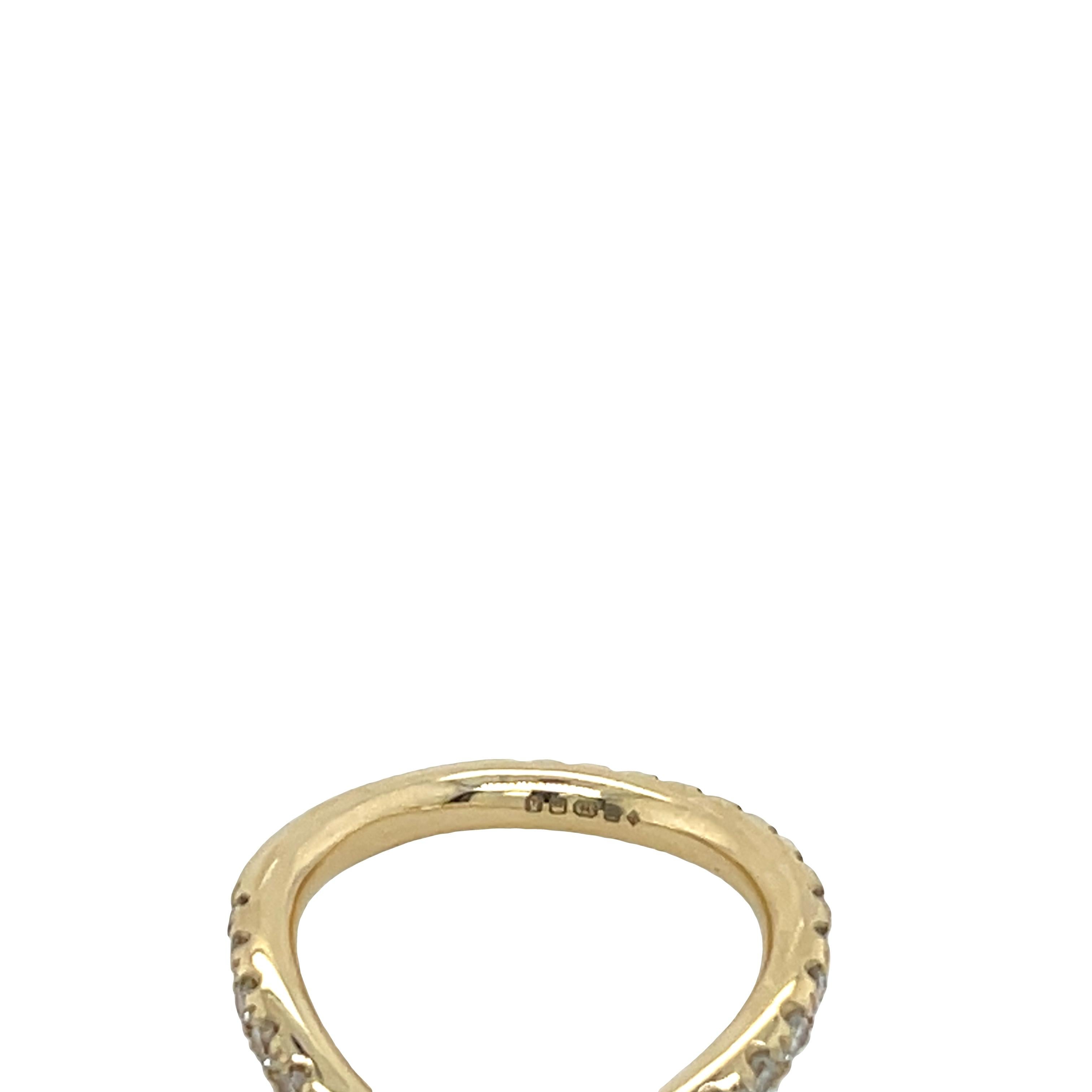 Gebogener 3/4-Diamant-Ewigkeitsring, gefasst in 9 Karat Gelbgold im Angebot 2