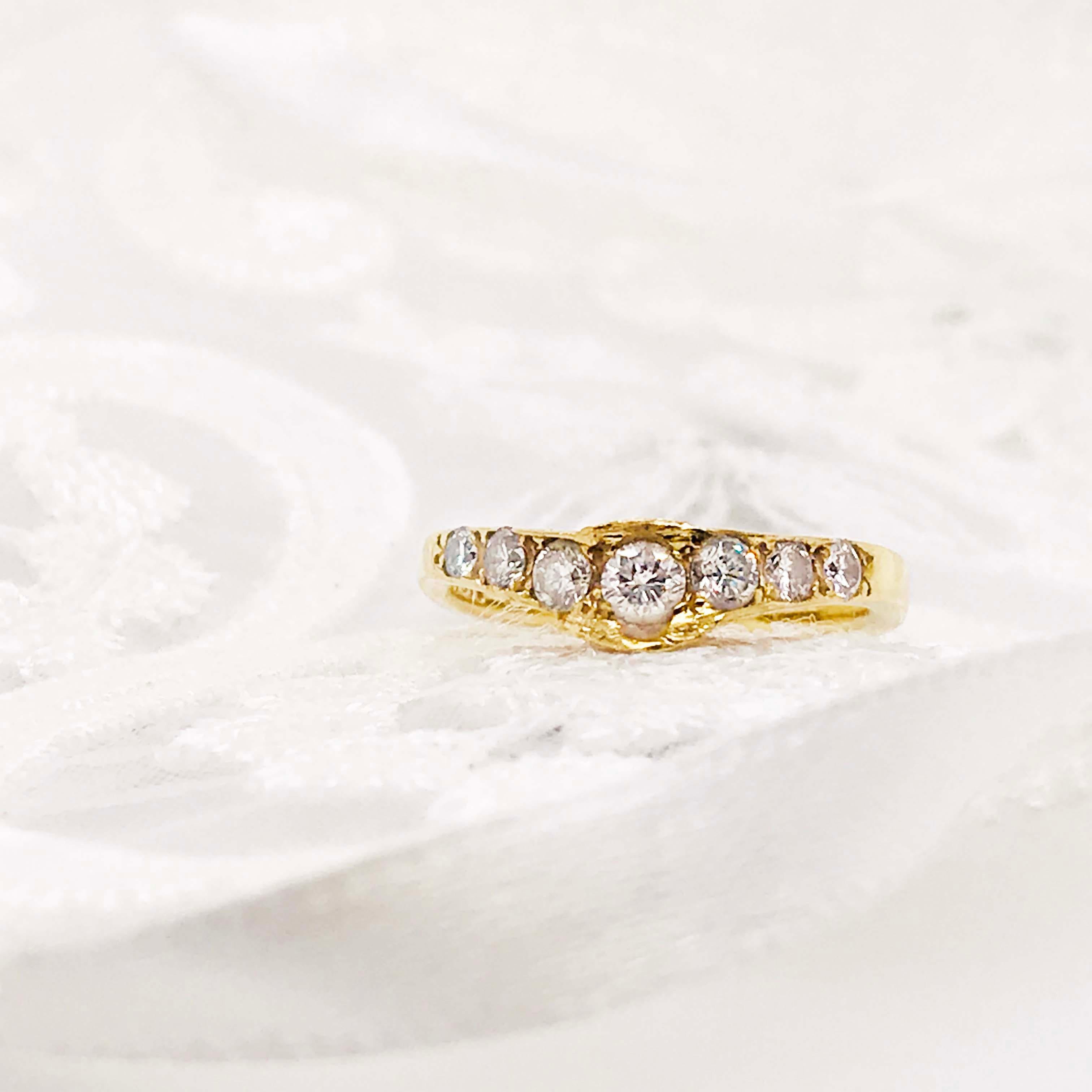 Gebogener Diamantring, 0,30 Karat Diamant, Nachlass-Diamant Ehering 18K Gold im Zustand „Hervorragend“ im Angebot in Austin, TX
